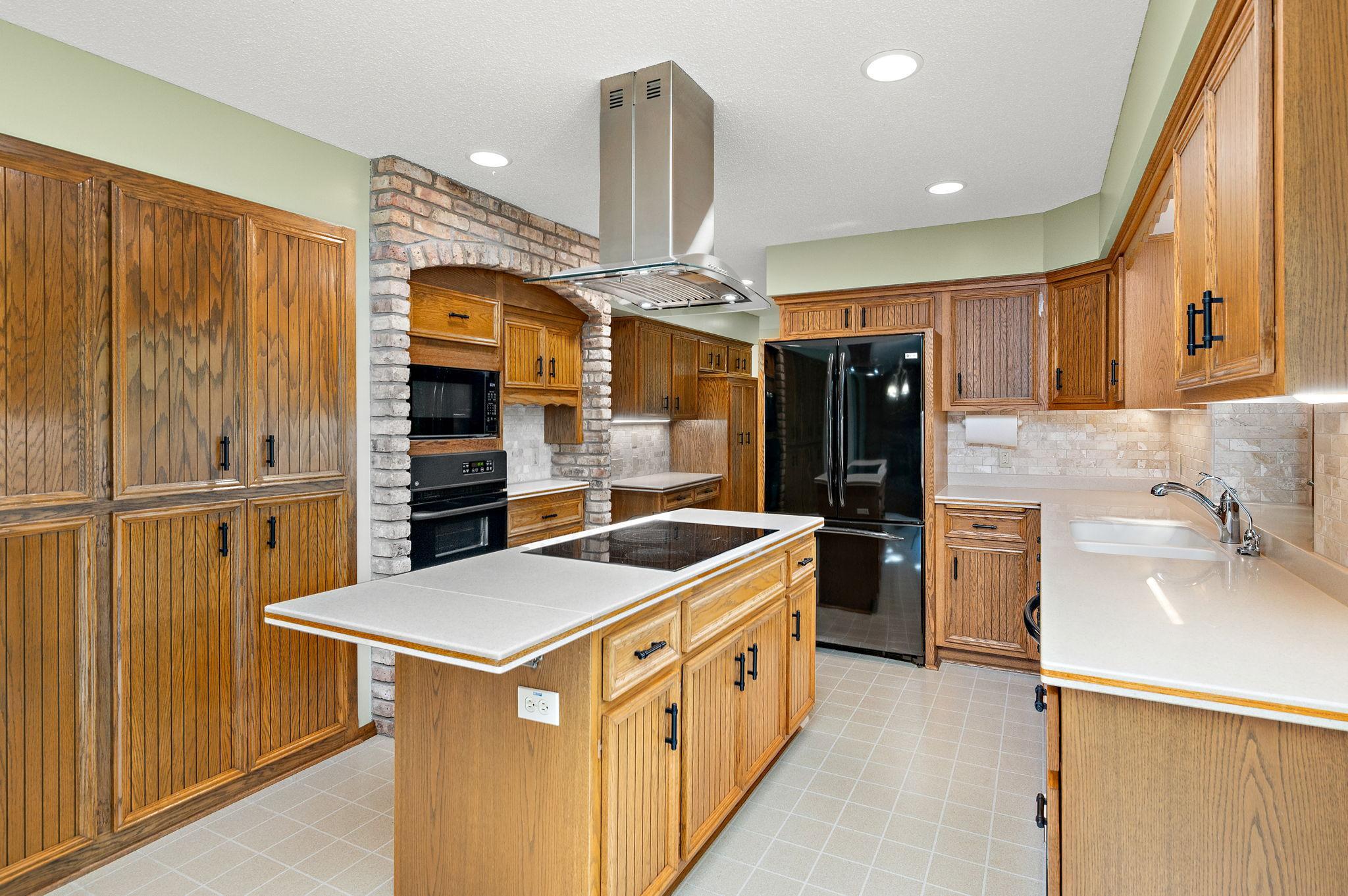 12050 48th Avenue N Property Photo 8