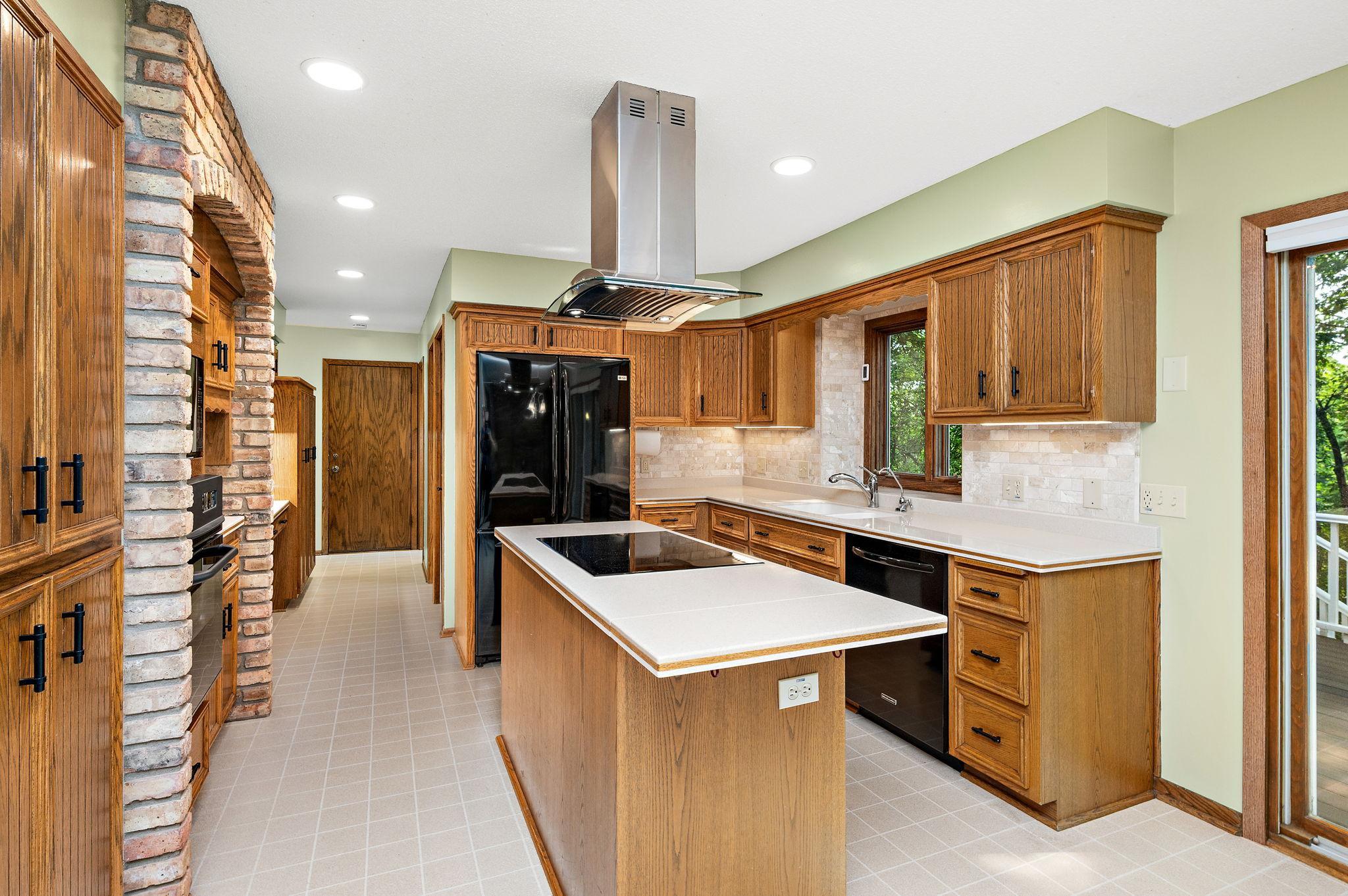 12050 48th Avenue N Property Photo 9