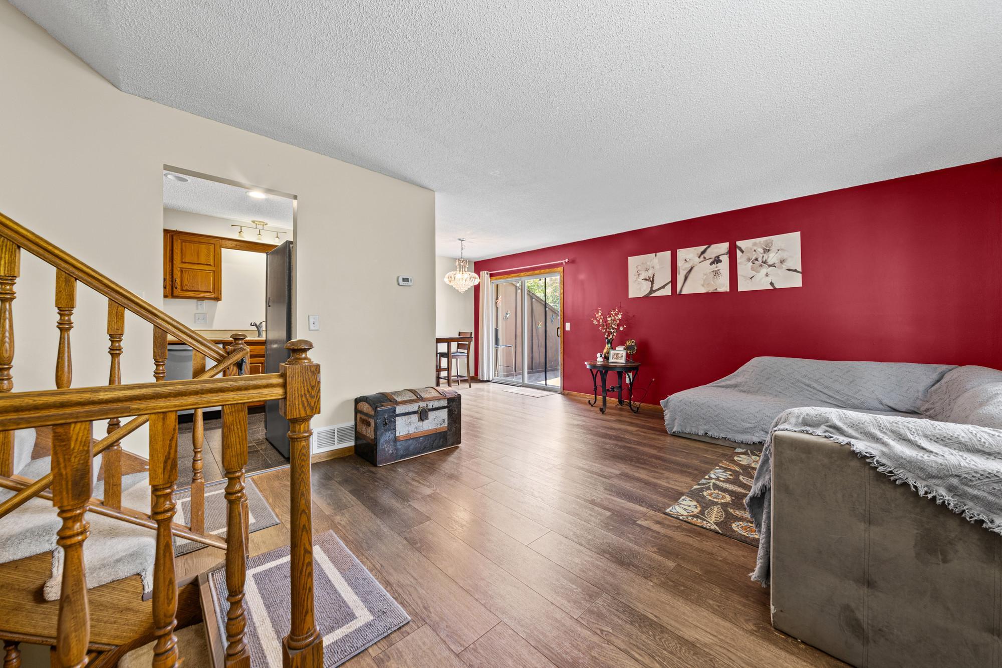 5533 Aldrich Drive N Property Photo 3