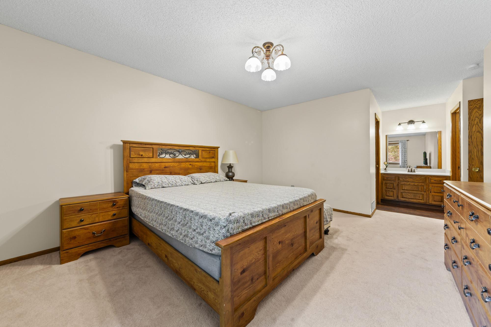 5533 Aldrich Drive N Property Photo 18