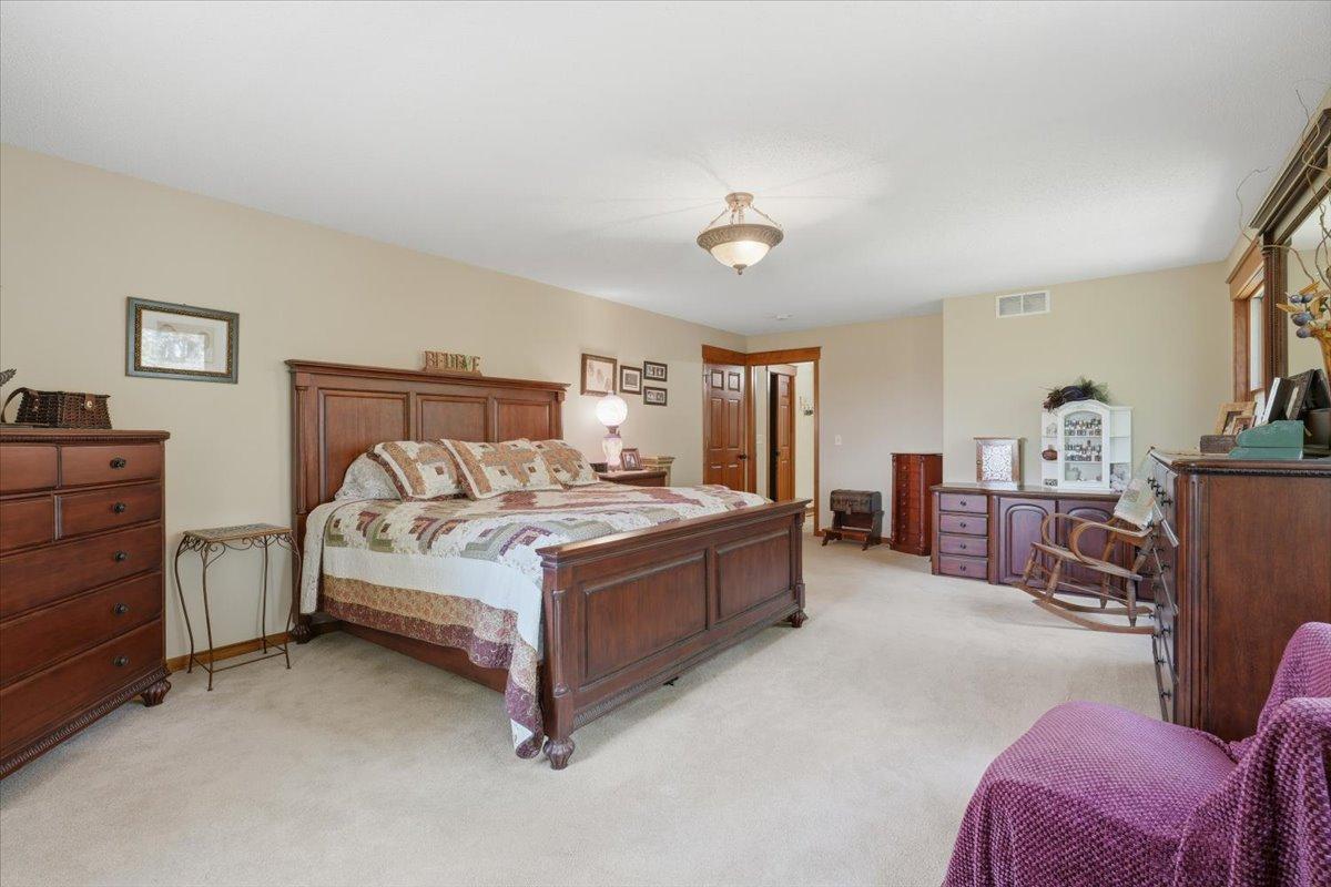 956 280th Street Property Photo 20