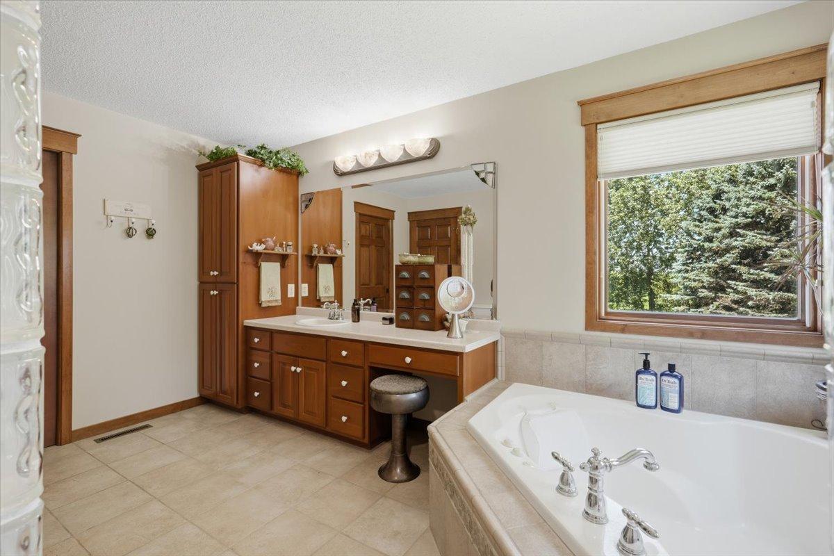 956 280th Street Property Photo 23