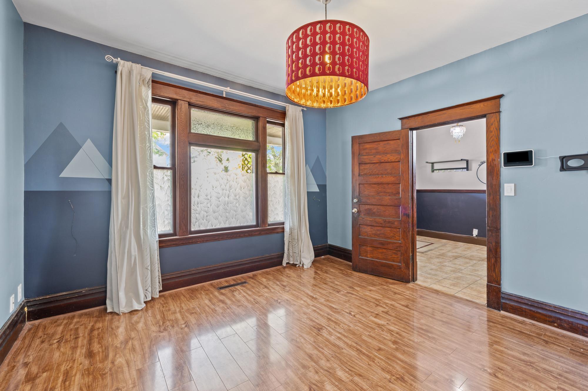 909 Sherburne Avenue Property Photo 3