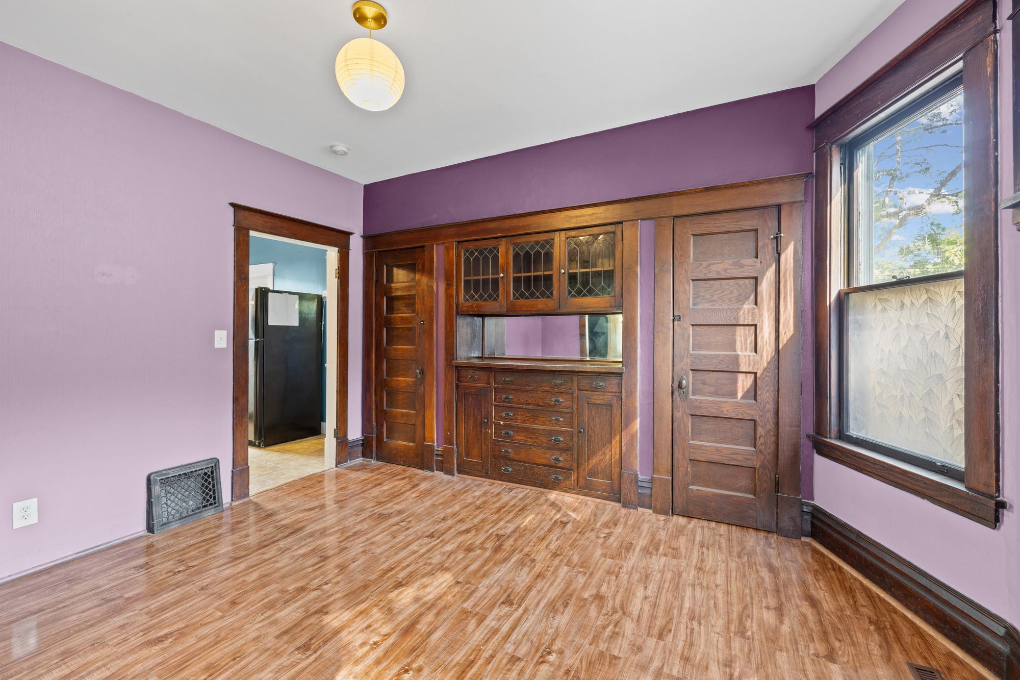 909 Sherburne Avenue Property Photo 6