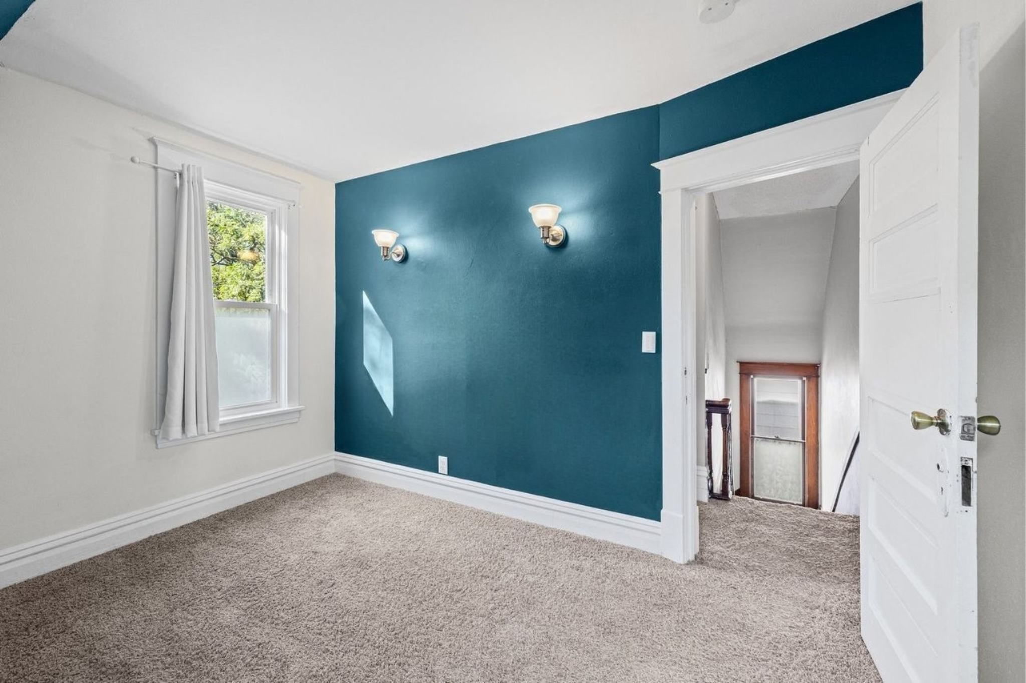 909 Sherburne Avenue Property Photo 12