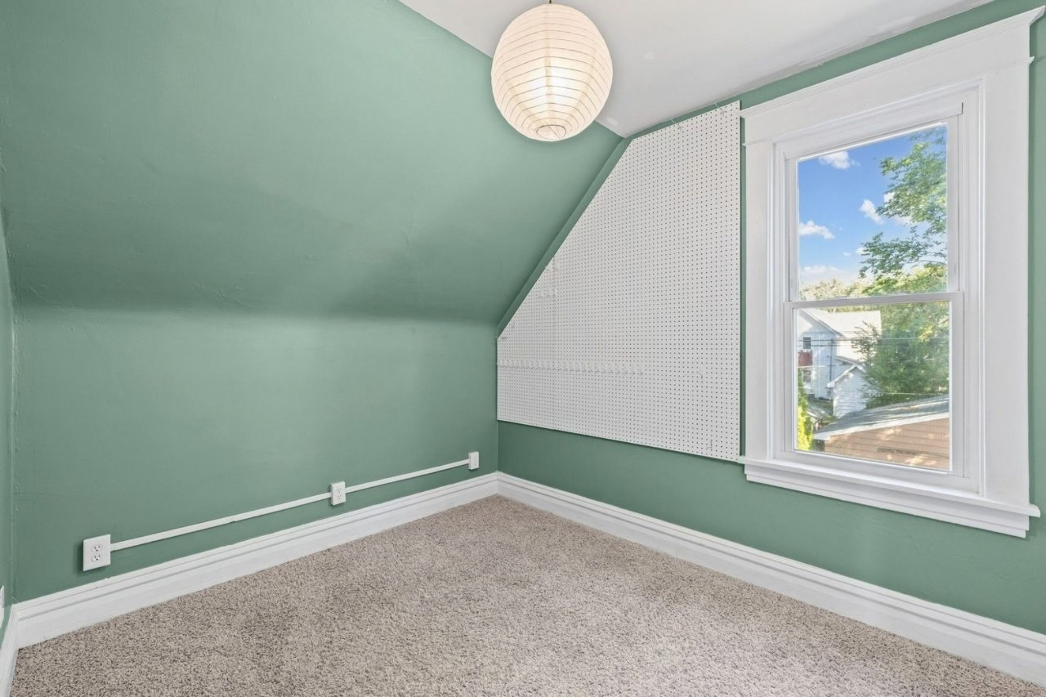 909 Sherburne Avenue Property Photo 13