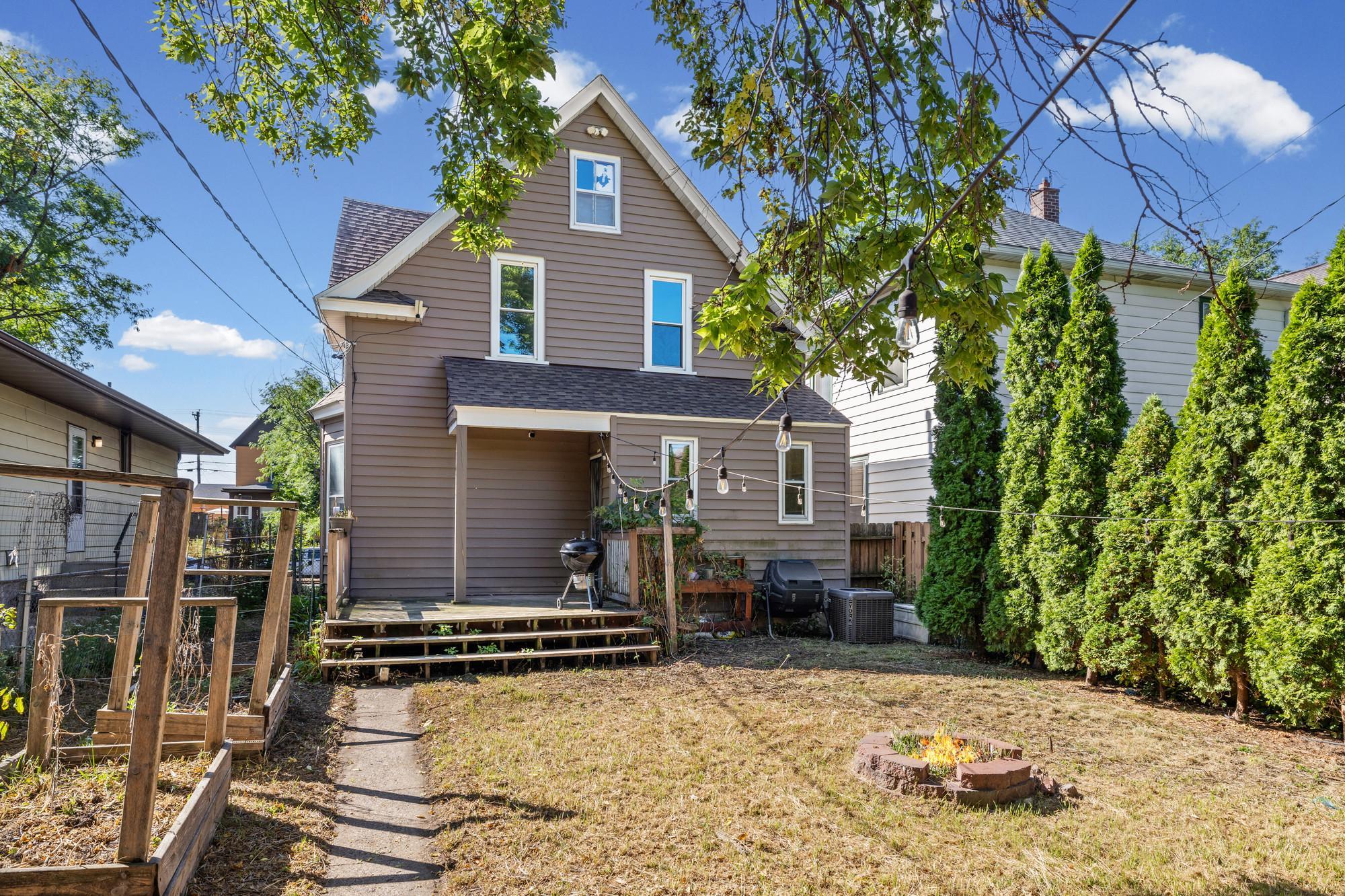 909 Sherburne Avenue Property Photo 17