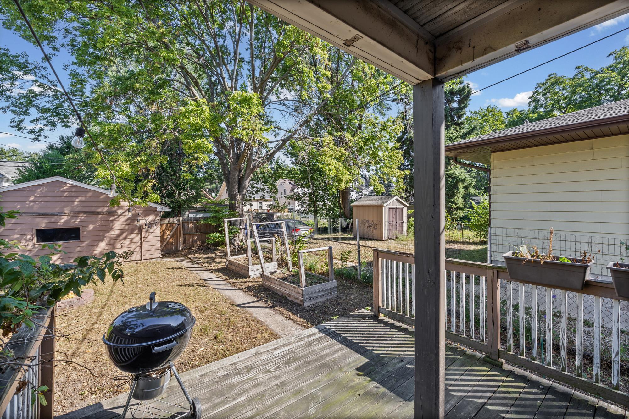 909 Sherburne Avenue Property Photo 19