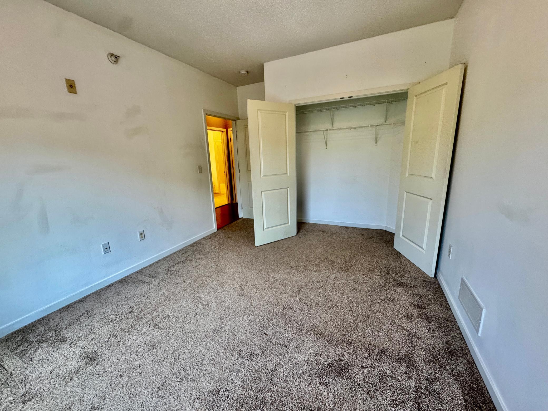 619 8th Street Se 309 Property Photo 6