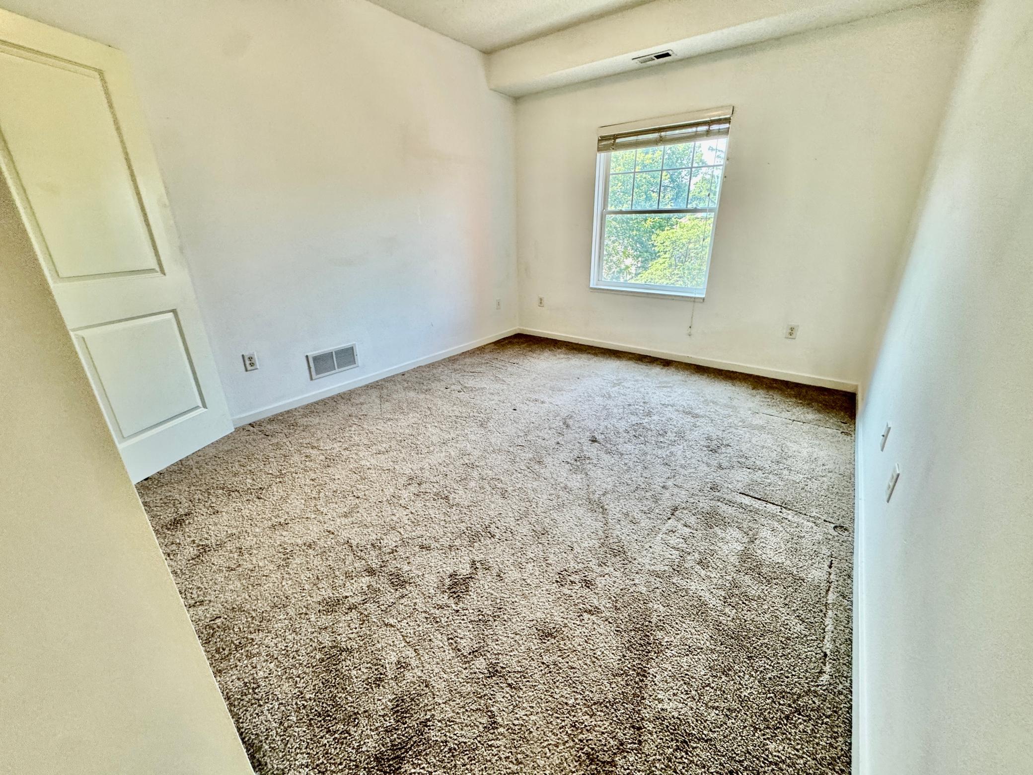 619 8th Street Se 309 Property Photo 7