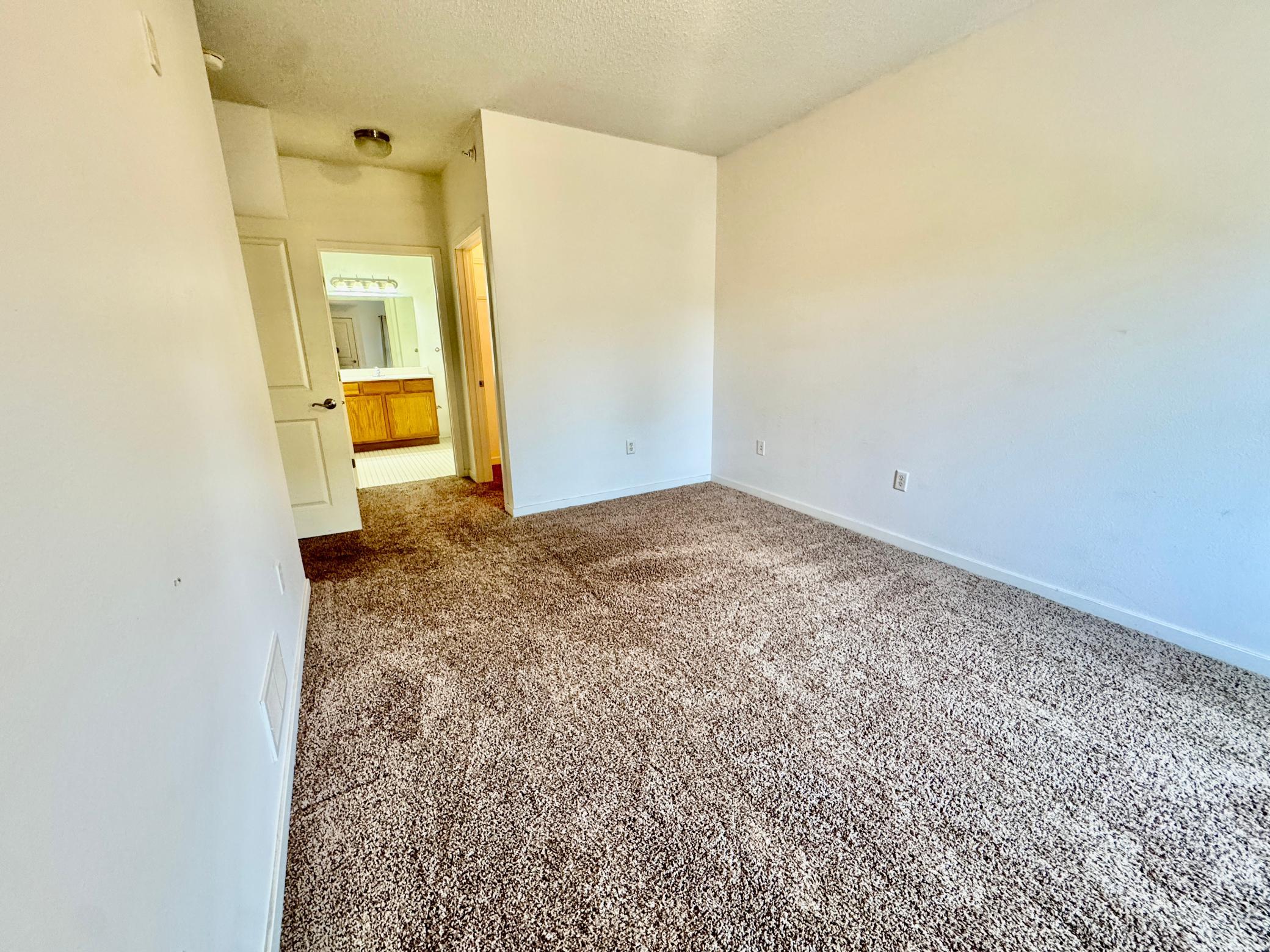 619 8th Street Se 309 Property Photo 15