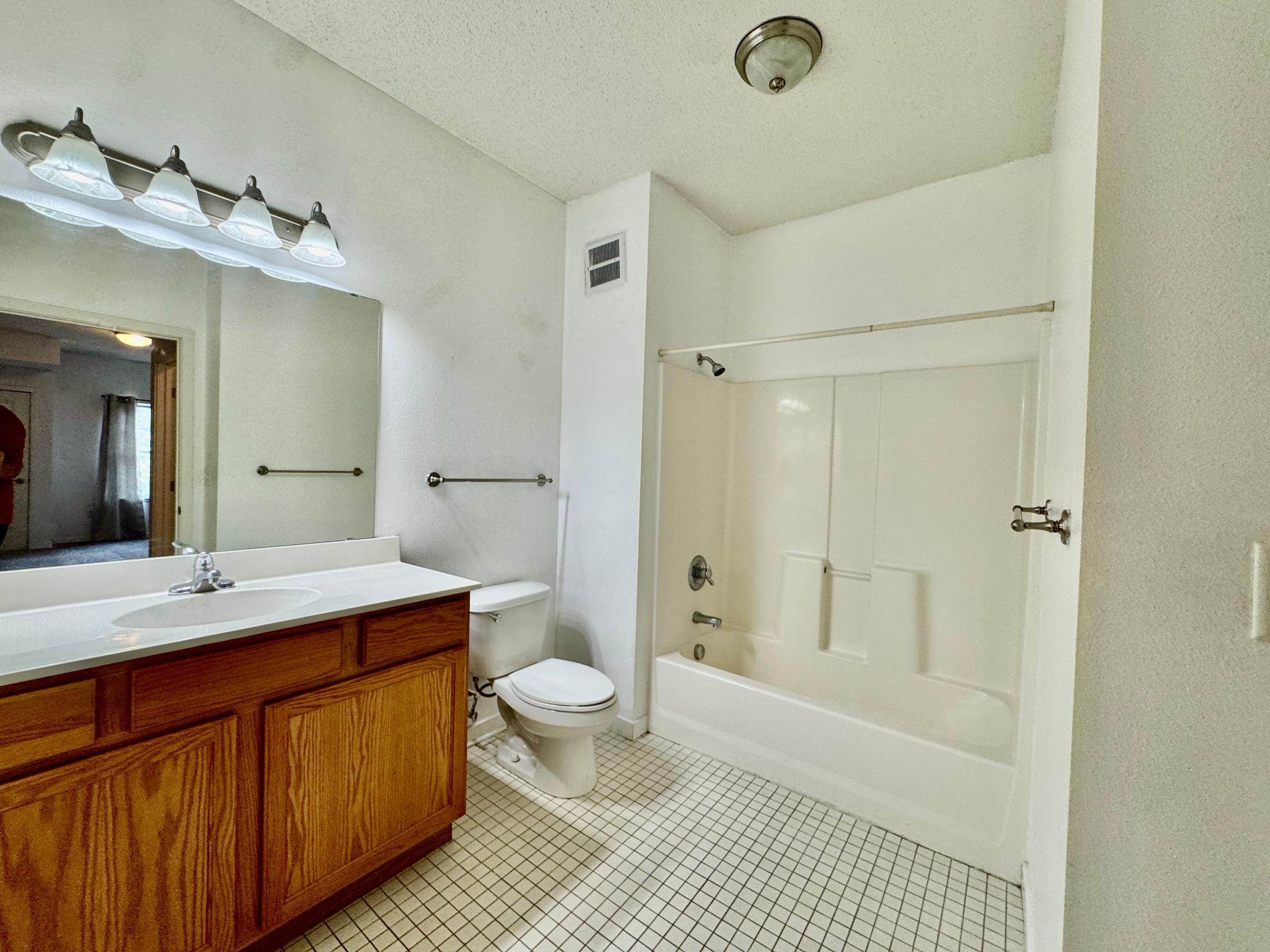619 8th Street Se 309 Property Photo 16