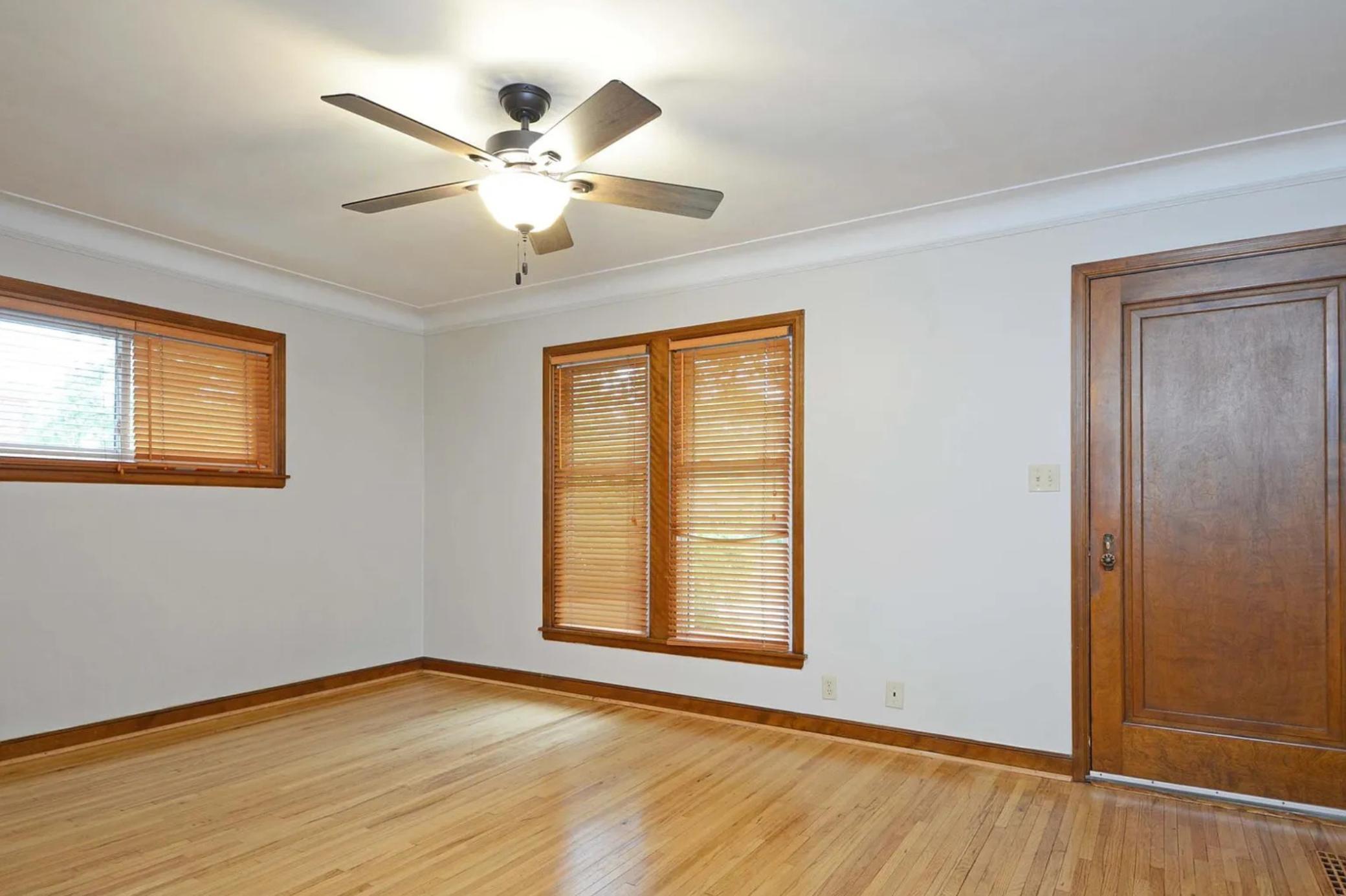 4255 Thomas Avenue N Property Photo 3