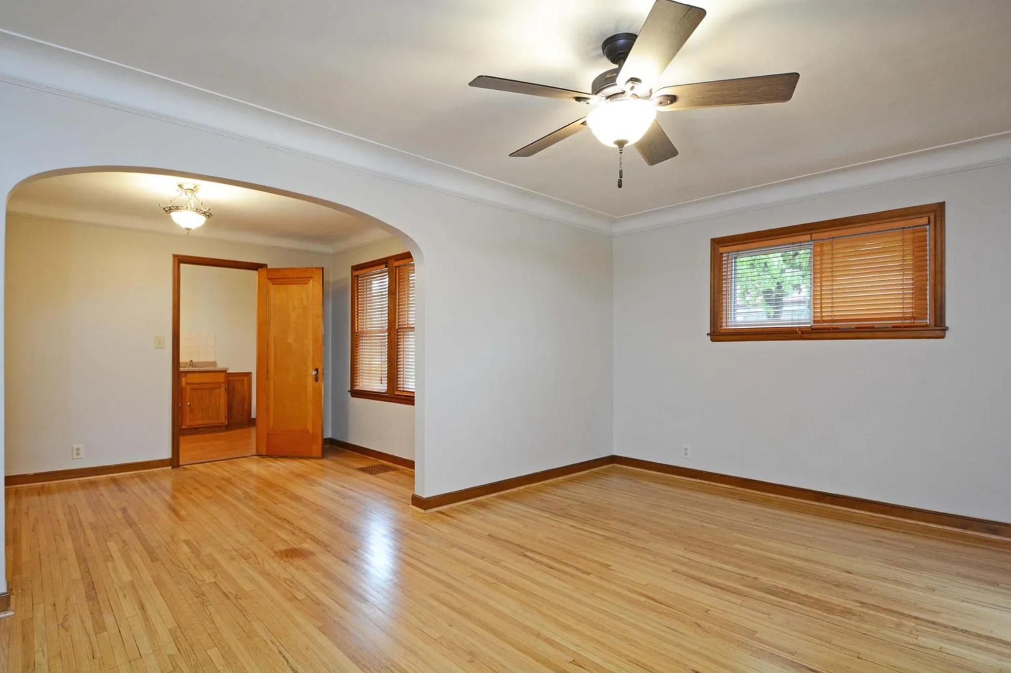 4255 Thomas Avenue N Property Photo 4