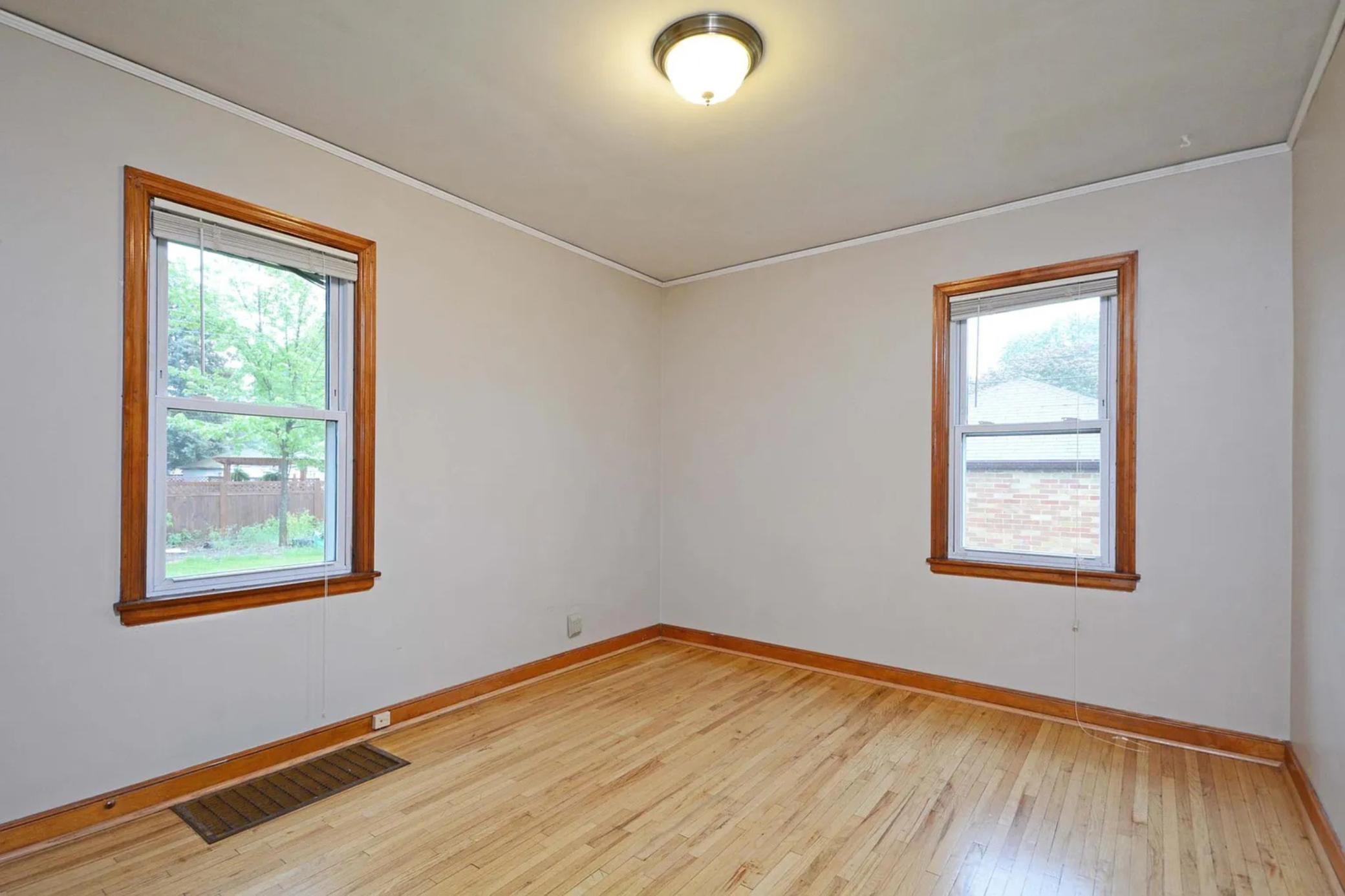 4255 Thomas Avenue N Property Photo 11