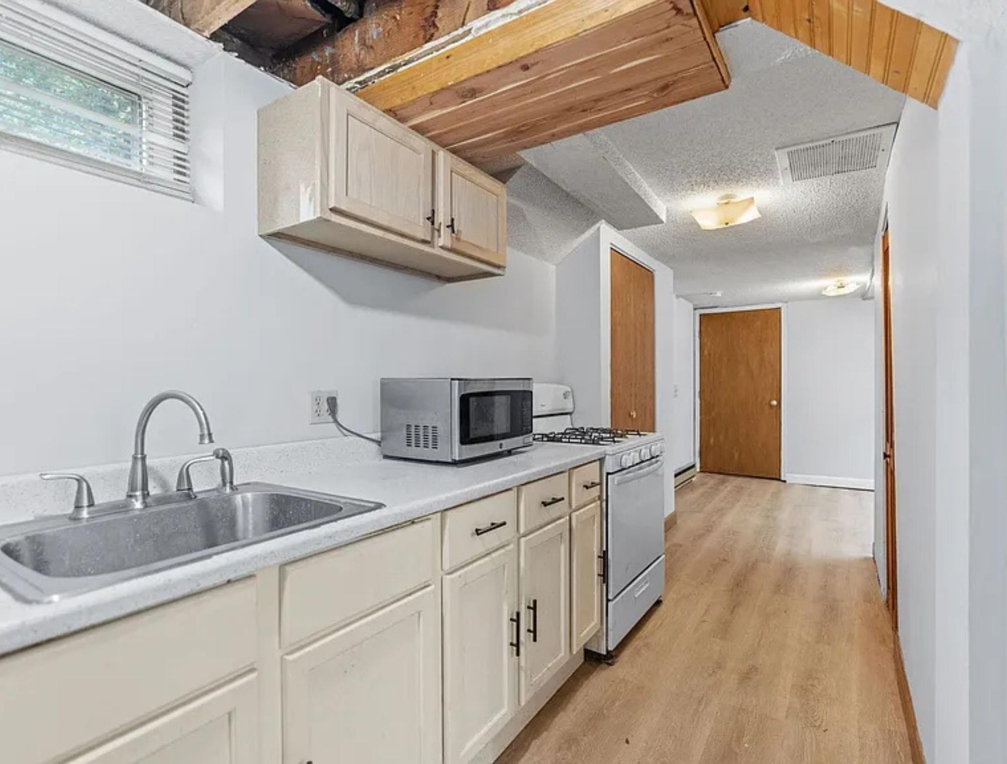 4255 Thomas Avenue N Property Photo 12