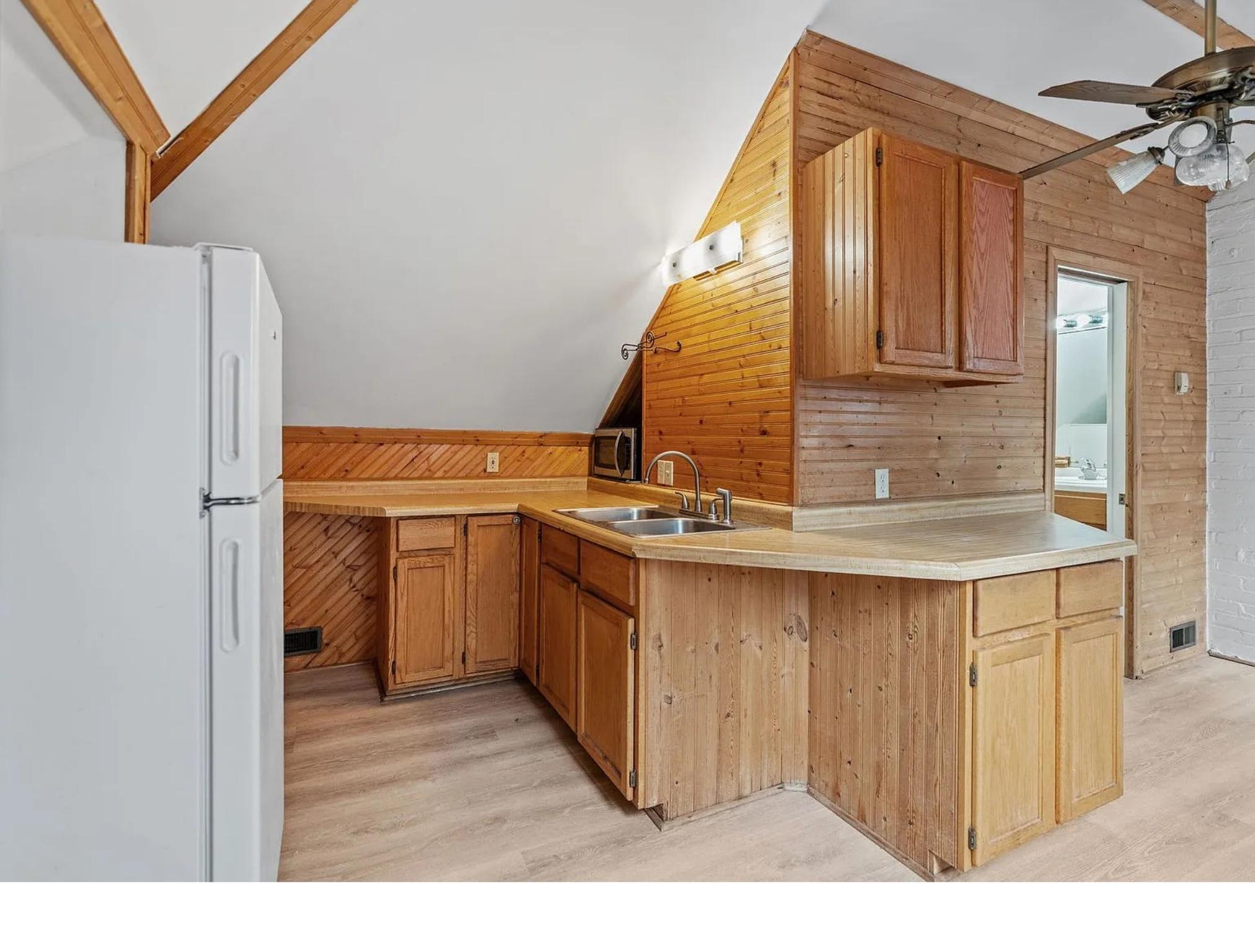 4255 Thomas Avenue N Property Photo 18