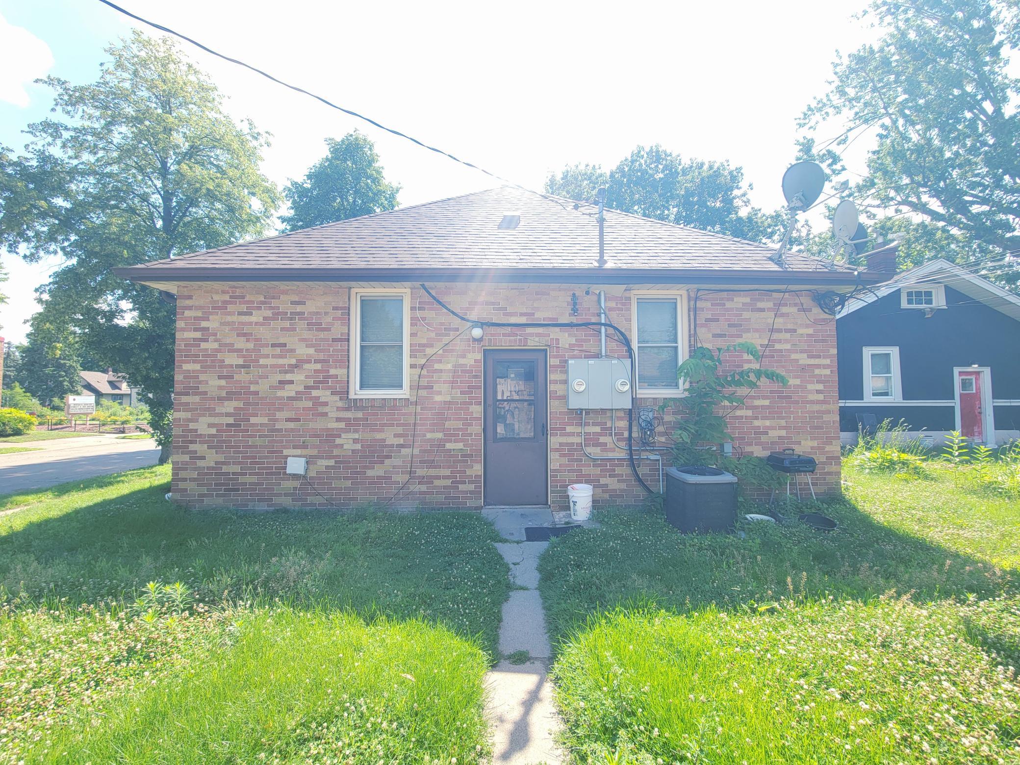 4255 Thomas Avenue N Property Photo 28