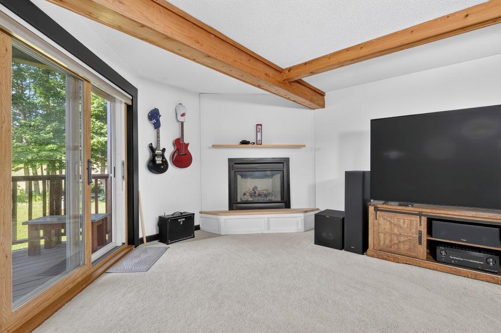 536 Quadna Mountain Road Property Photo 11