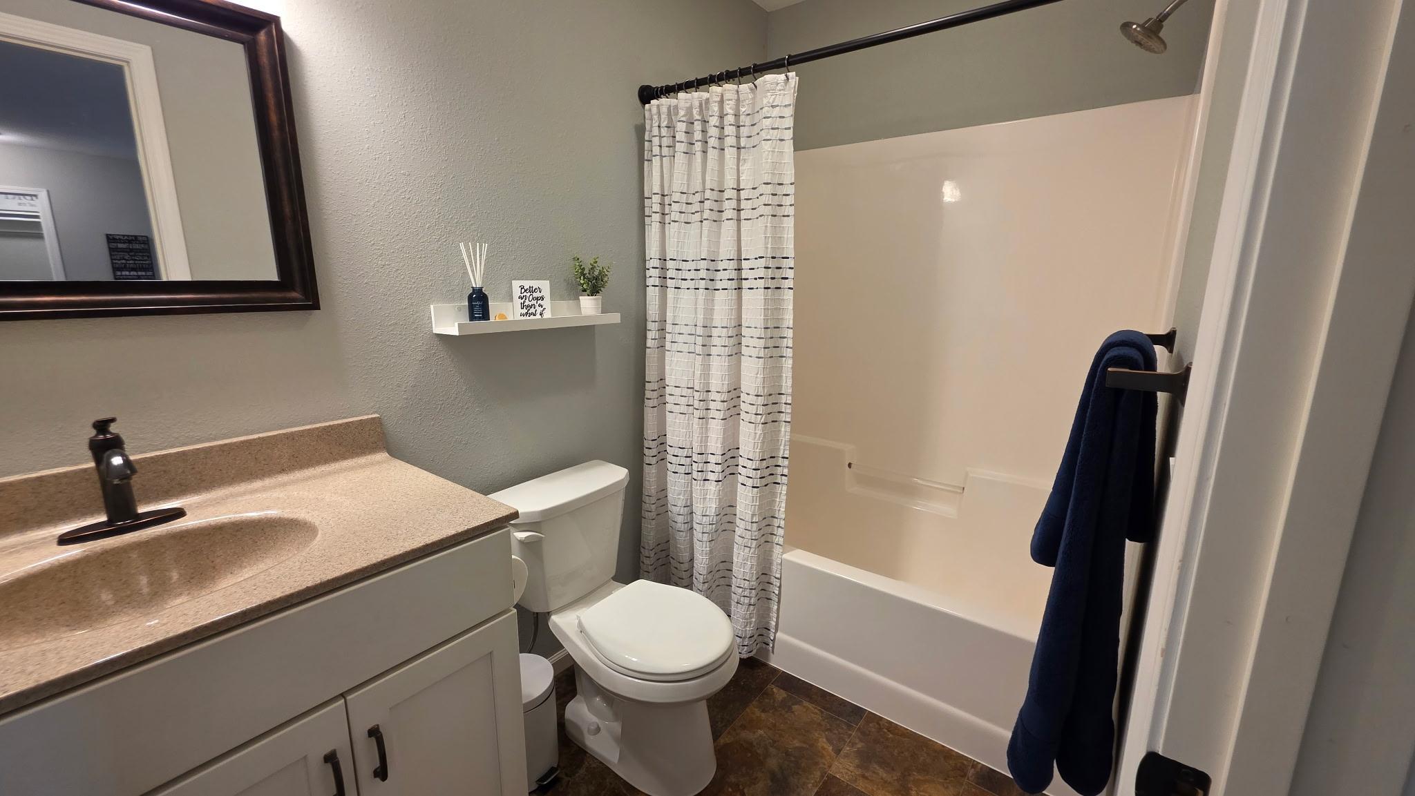 1005 Main Street E Property Photo 15