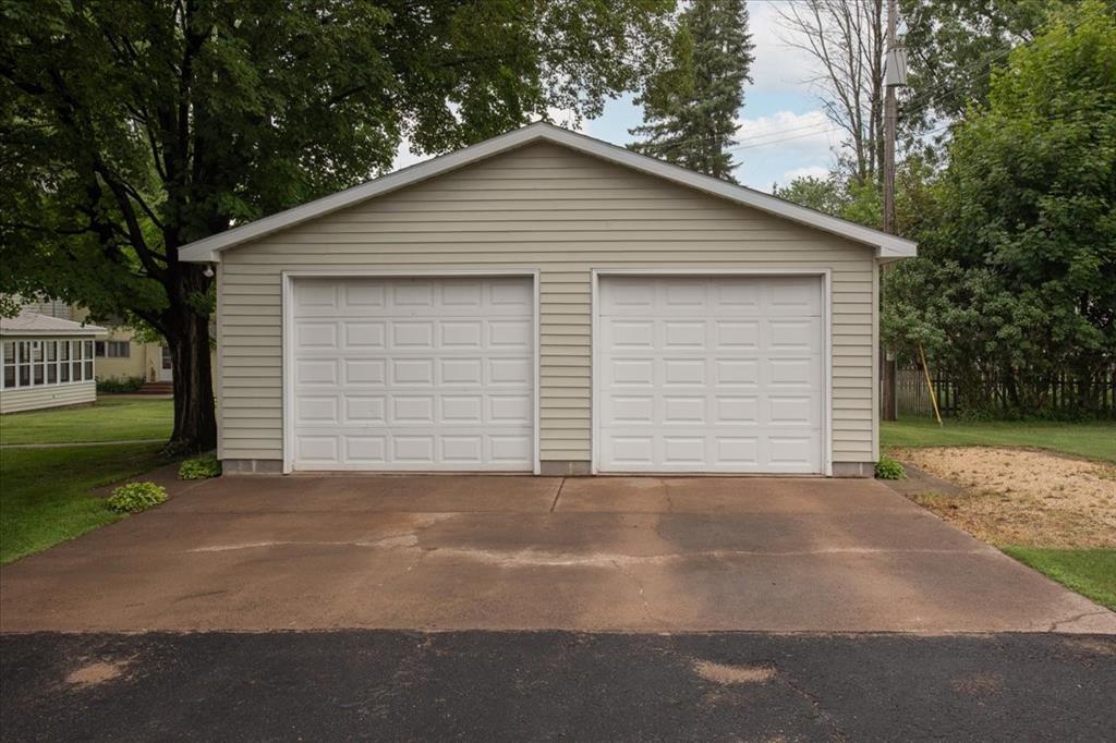 2216 3rd Street E Property Photo 10