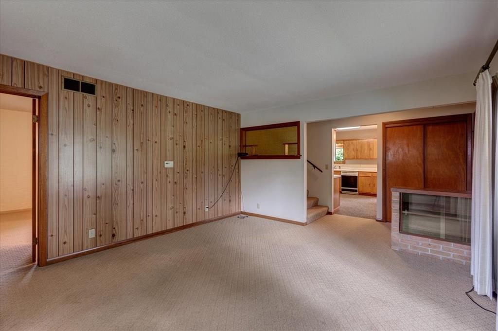 2216 3rd Street E Property Photo 17