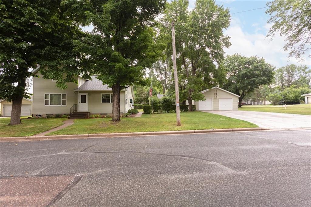2216 3rd Street E Property Photo 48