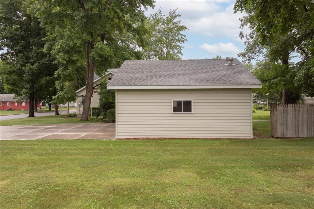 2216 3rd Street E Property Photo 52
