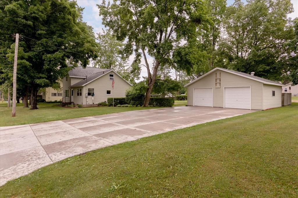 2216 3rd Street E Property Photo 56