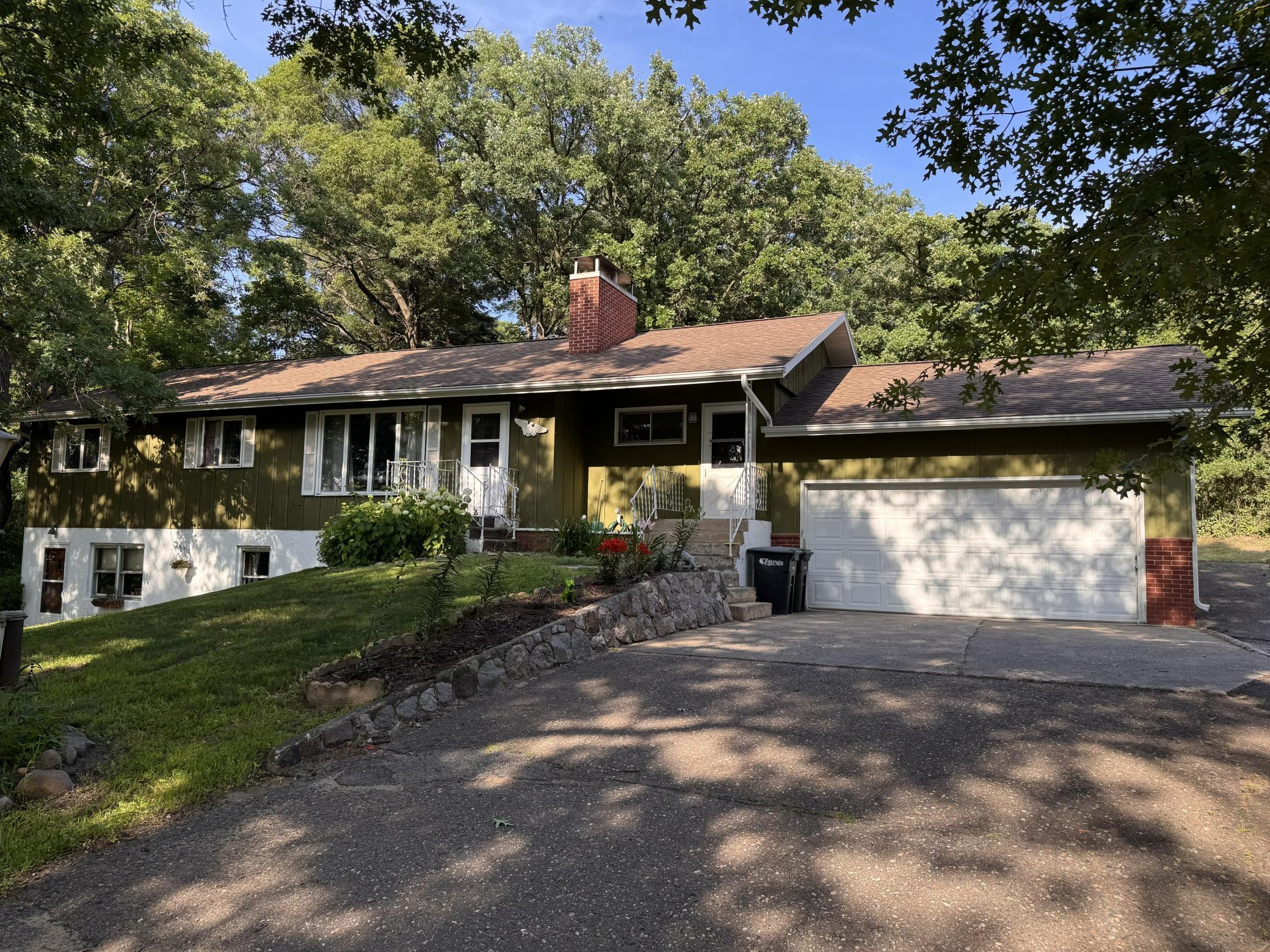1706 Crestview Drive Property Photo 1