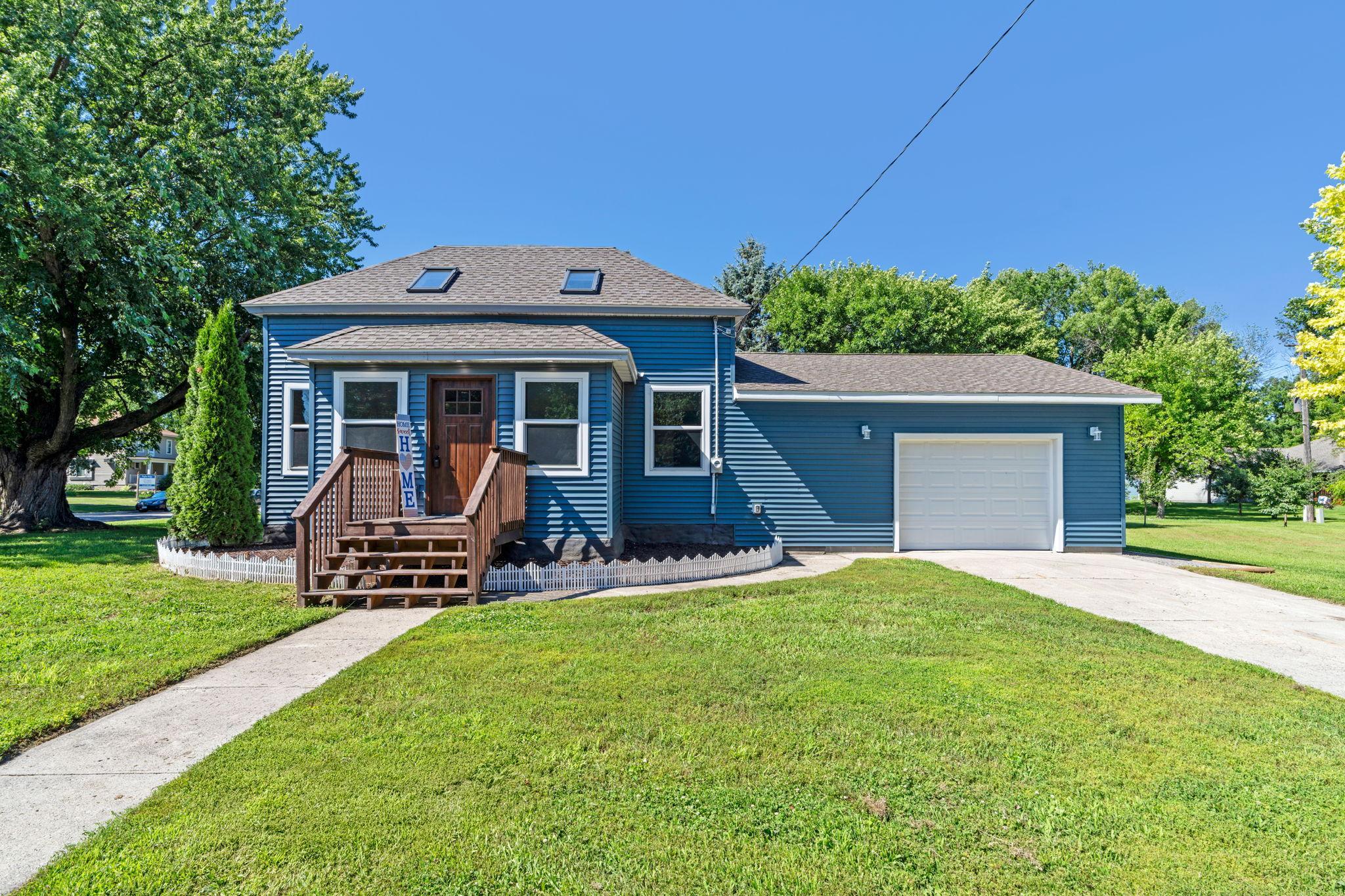 451 Birch Avenue W Property Photo 1
