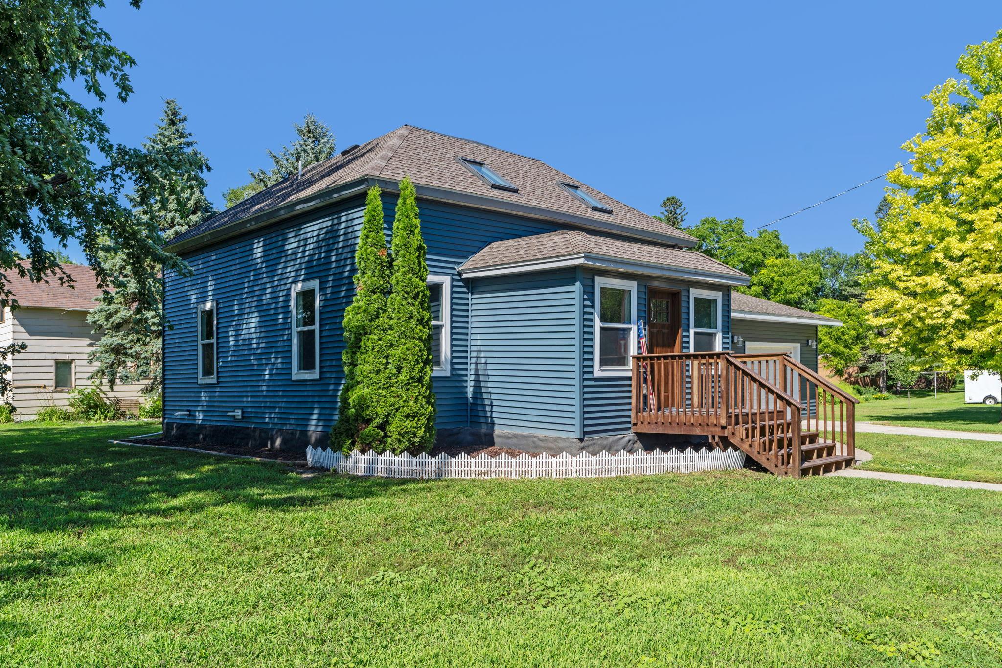 451 Birch Avenue W Property Photo 5
