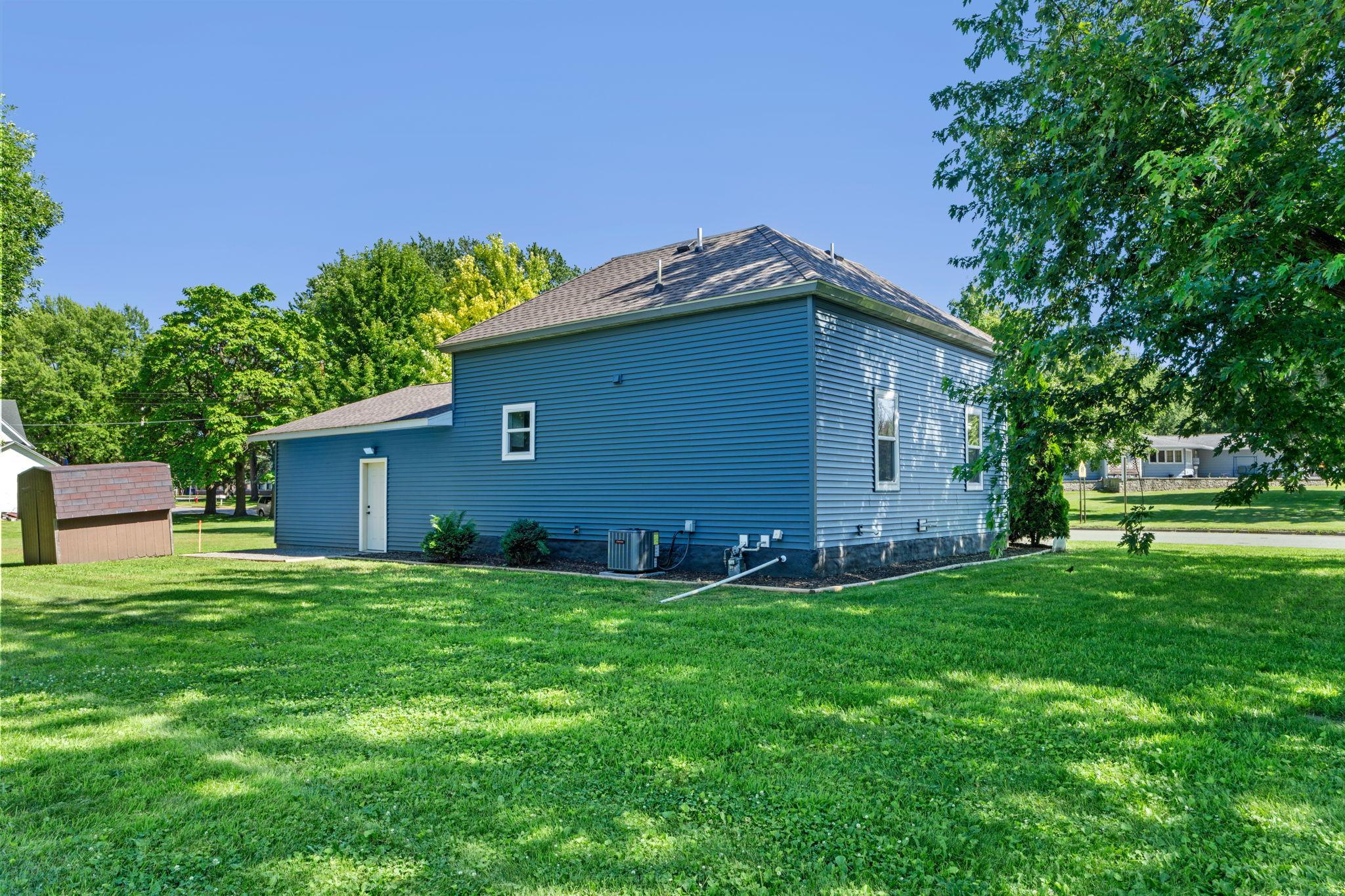 451 Birch Avenue W Property Photo 7
