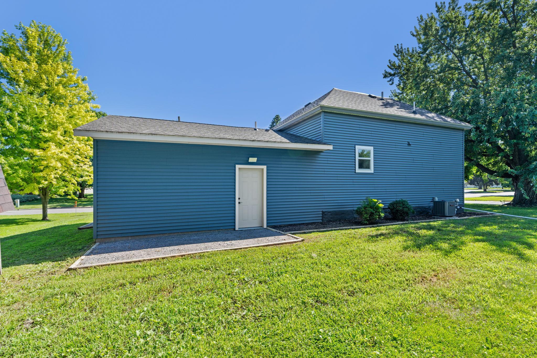 451 Birch Avenue W Property Photo 8