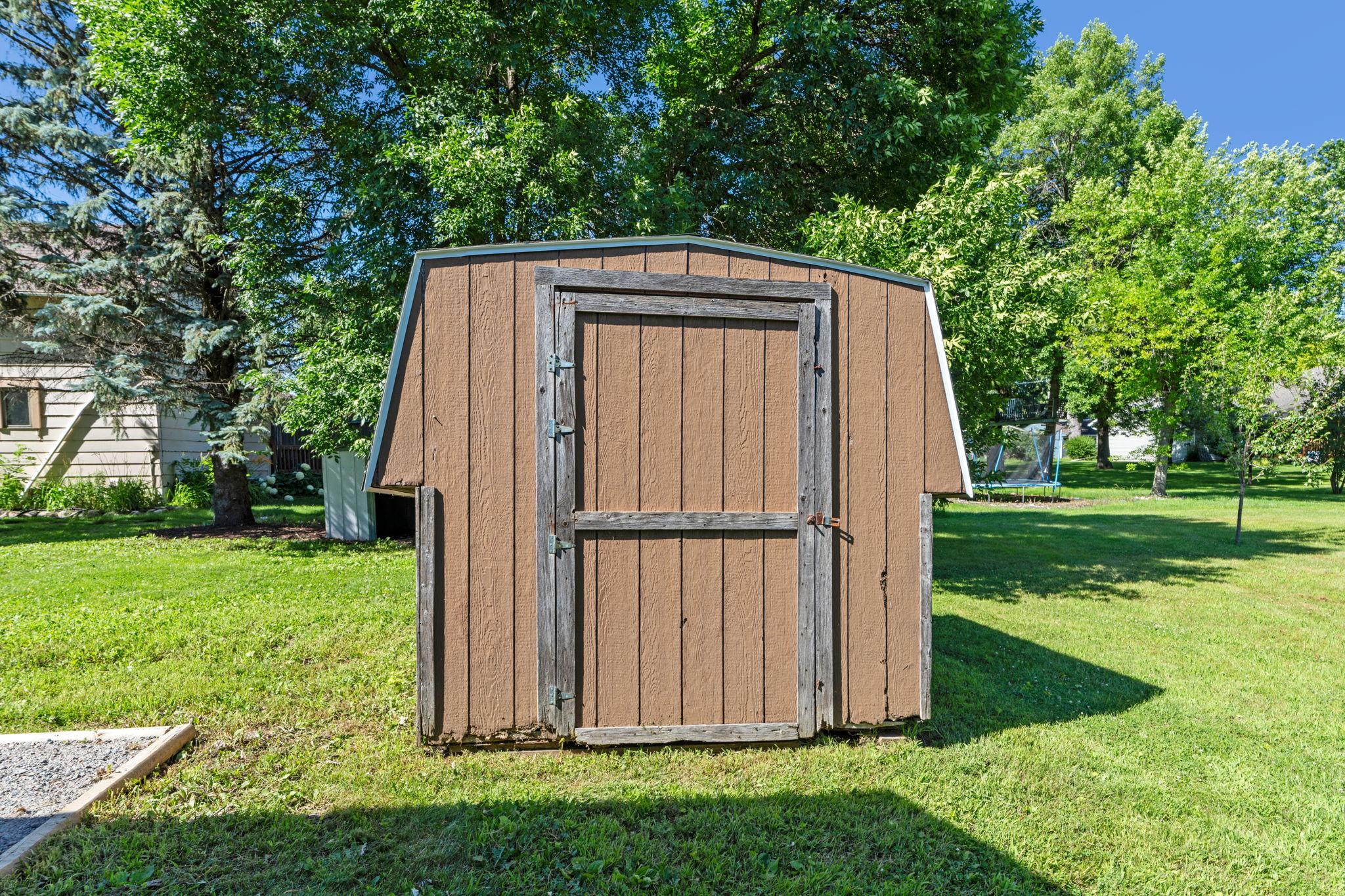 451 Birch Avenue W Property Photo 9