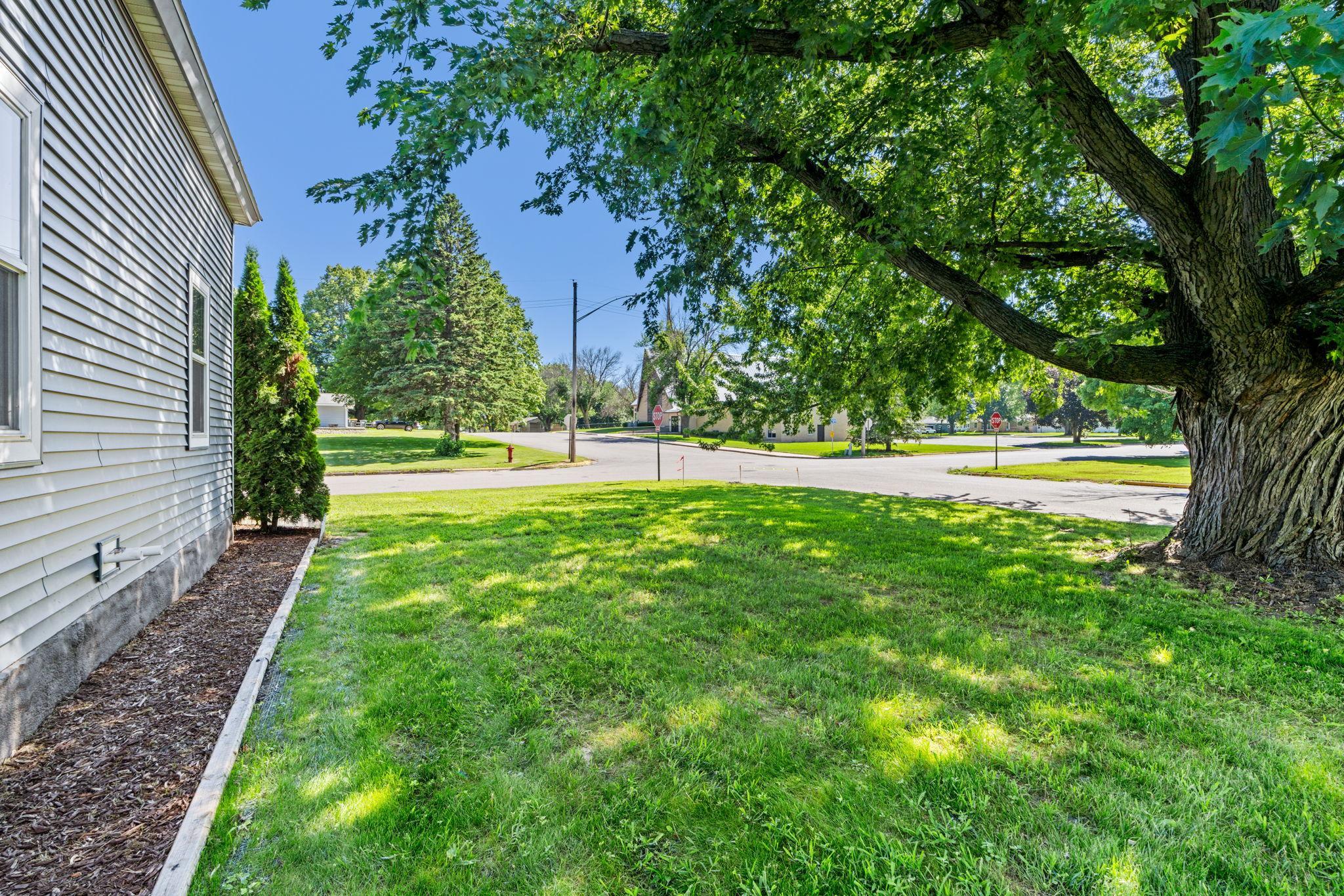 451 Birch Avenue W Property Photo 11