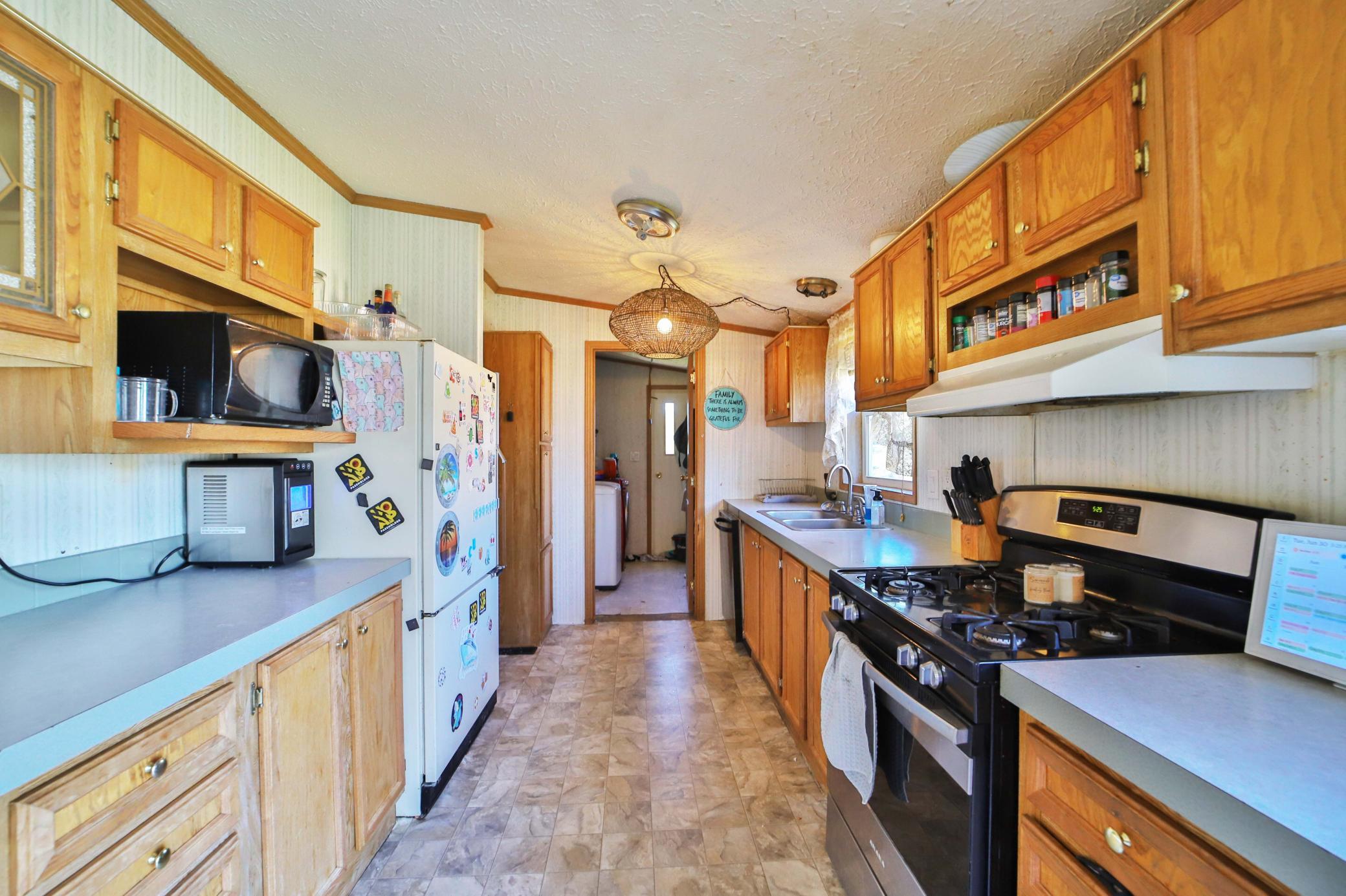 6514 Estate Drive Property Photo 2