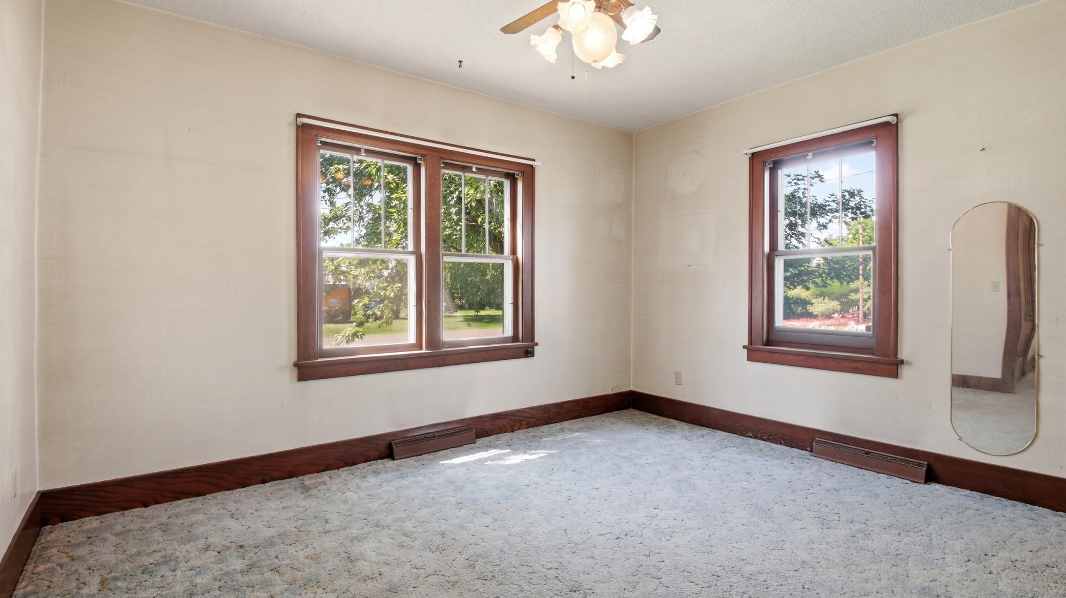 427 E River Avenue Property Photo 13