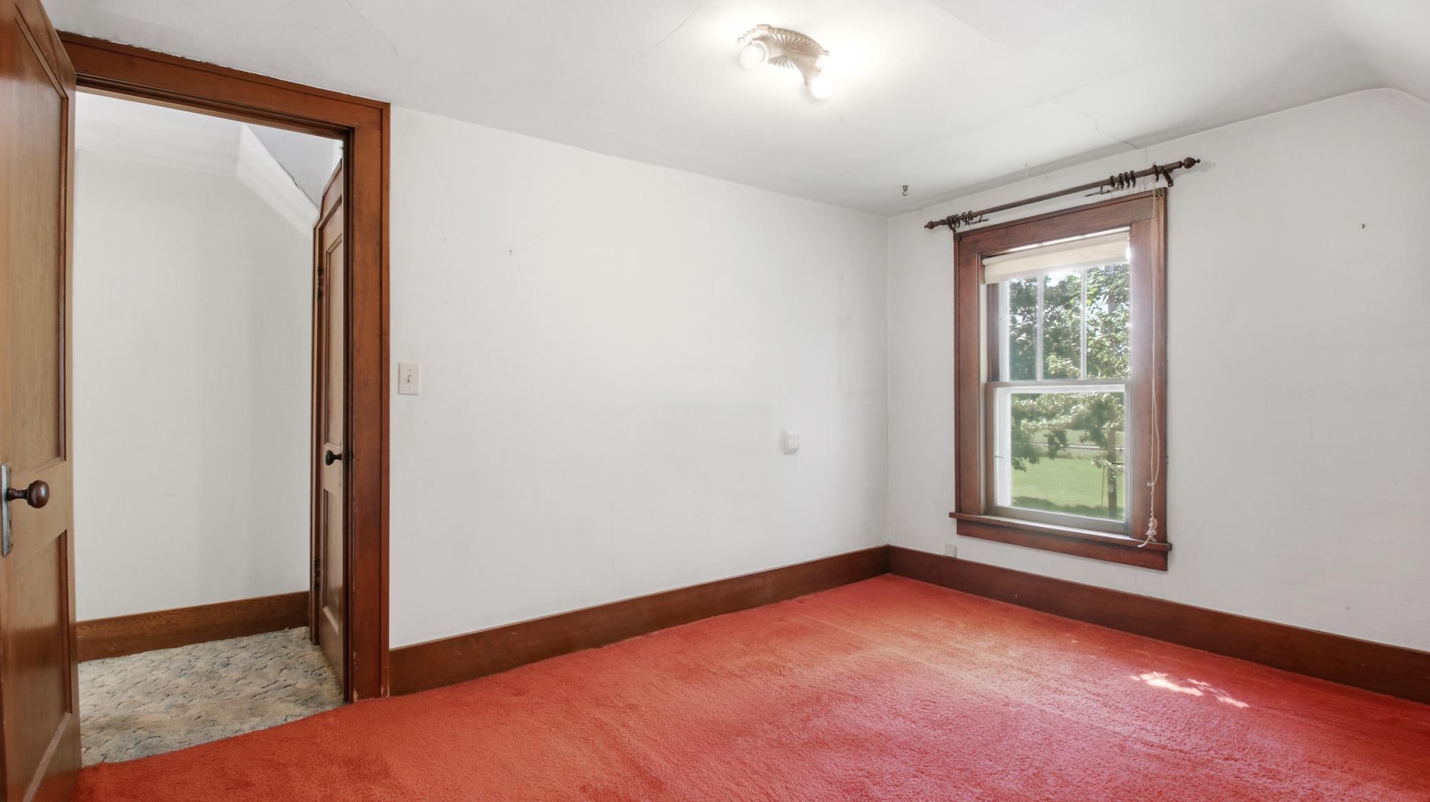 427 E River Avenue Property Photo 20