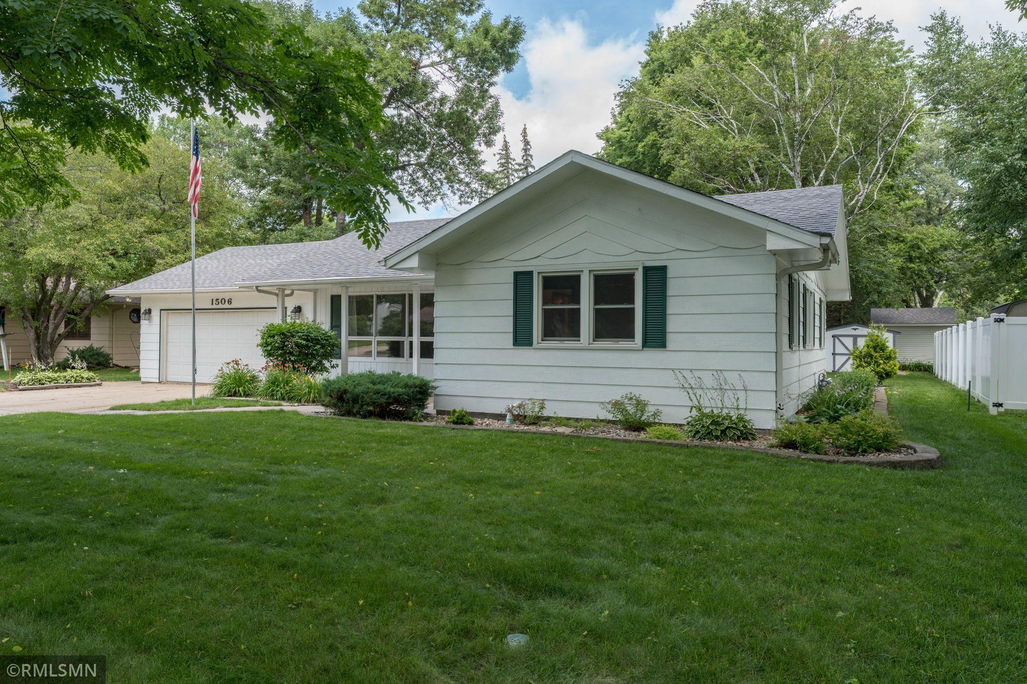 1506 James Drive Property Photo 1