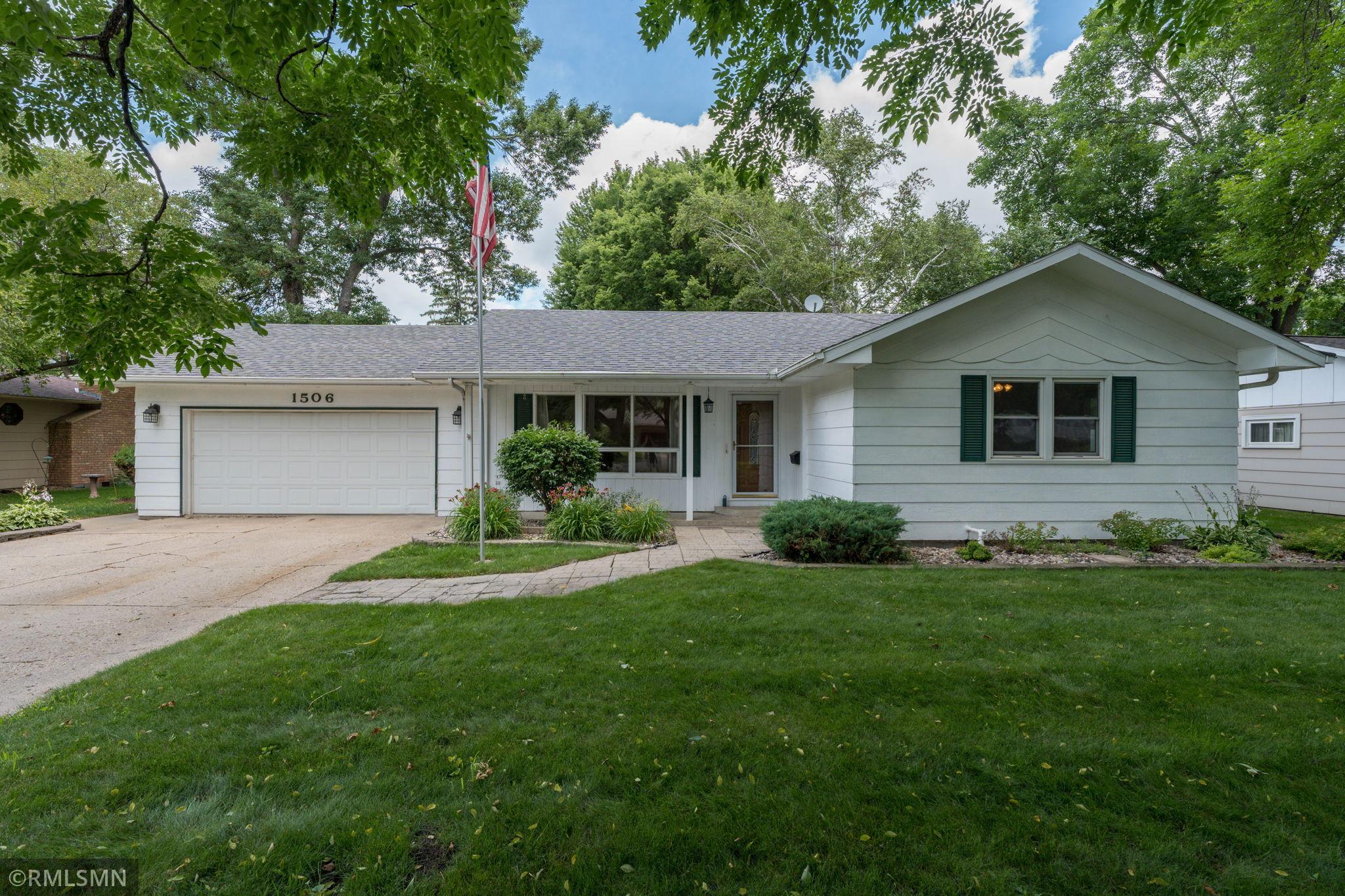 1506 James Drive Property Photo 2