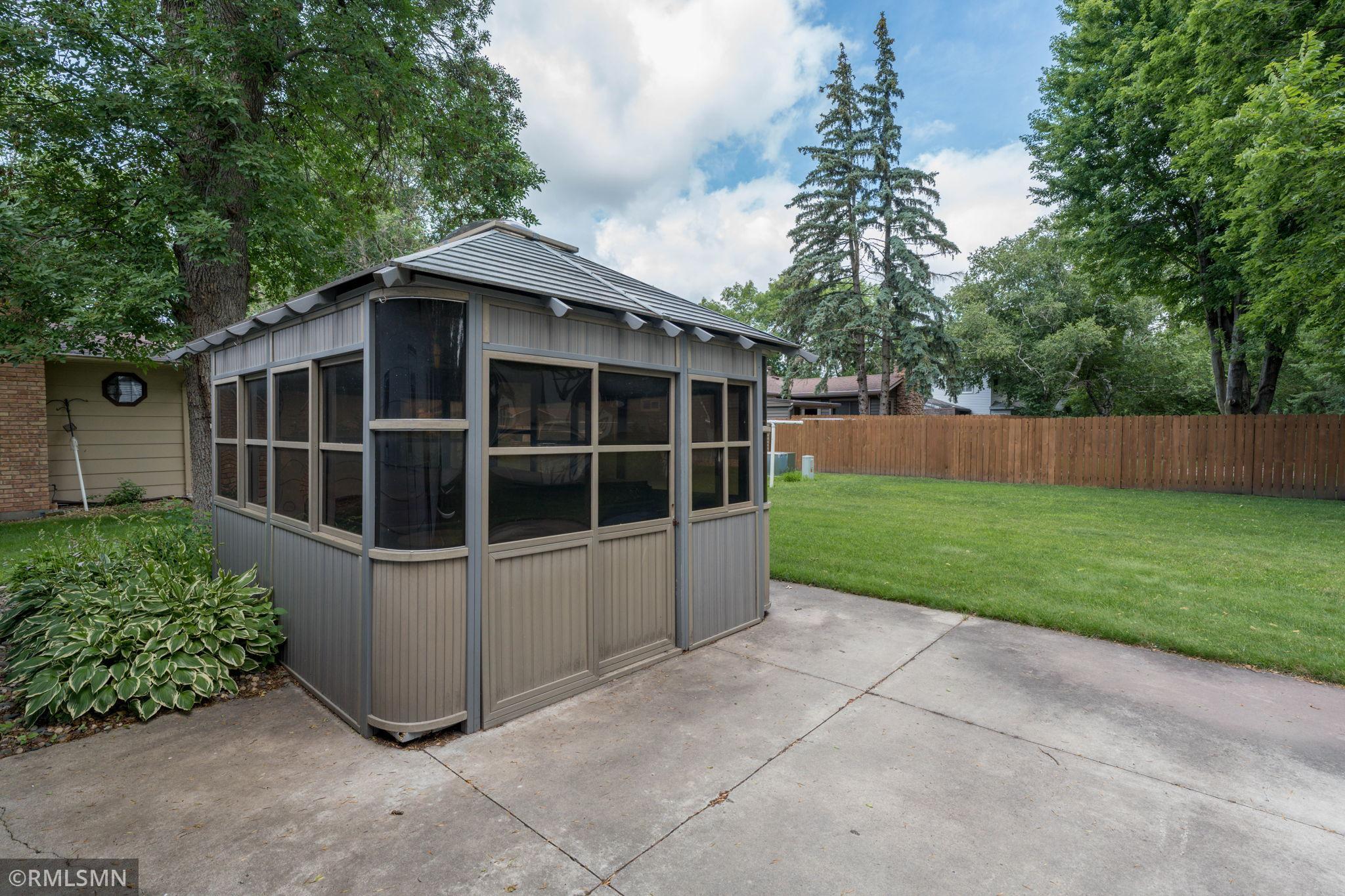 1506 James Drive Property Photo 11