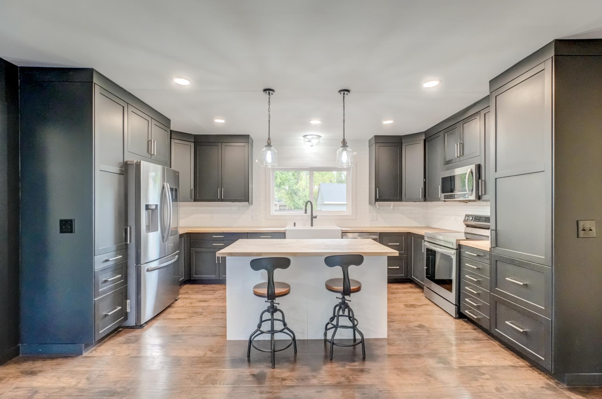 615 Vine Street Property Photo 1