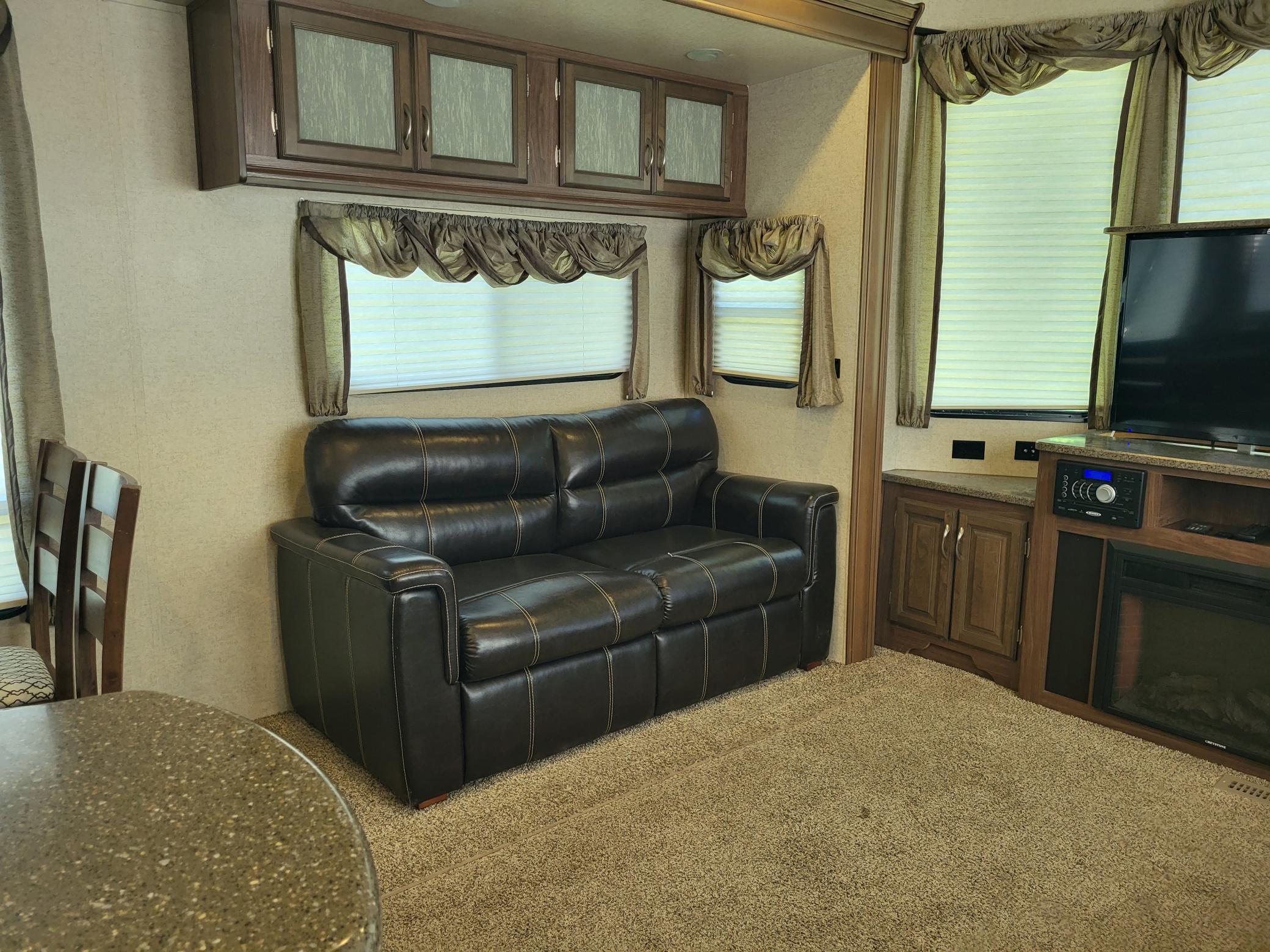 12763 Dahlia Drive Property Photo 7