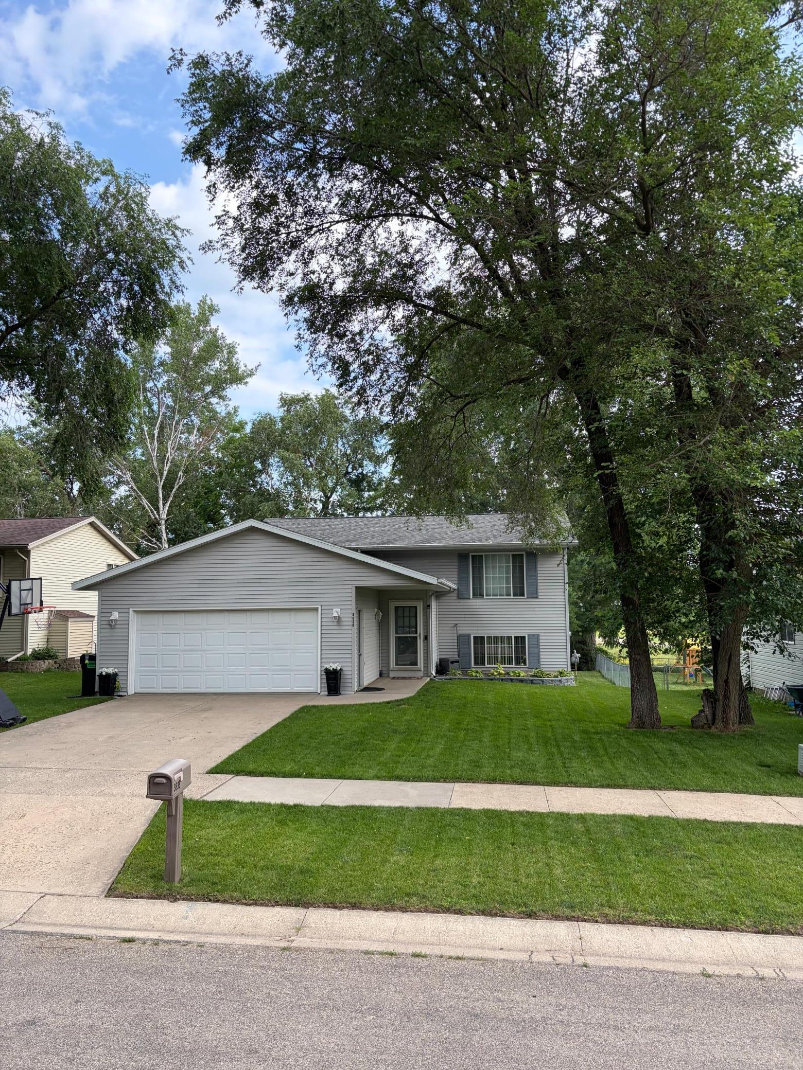 3838 Strathmore Lane SE Property Photo 1