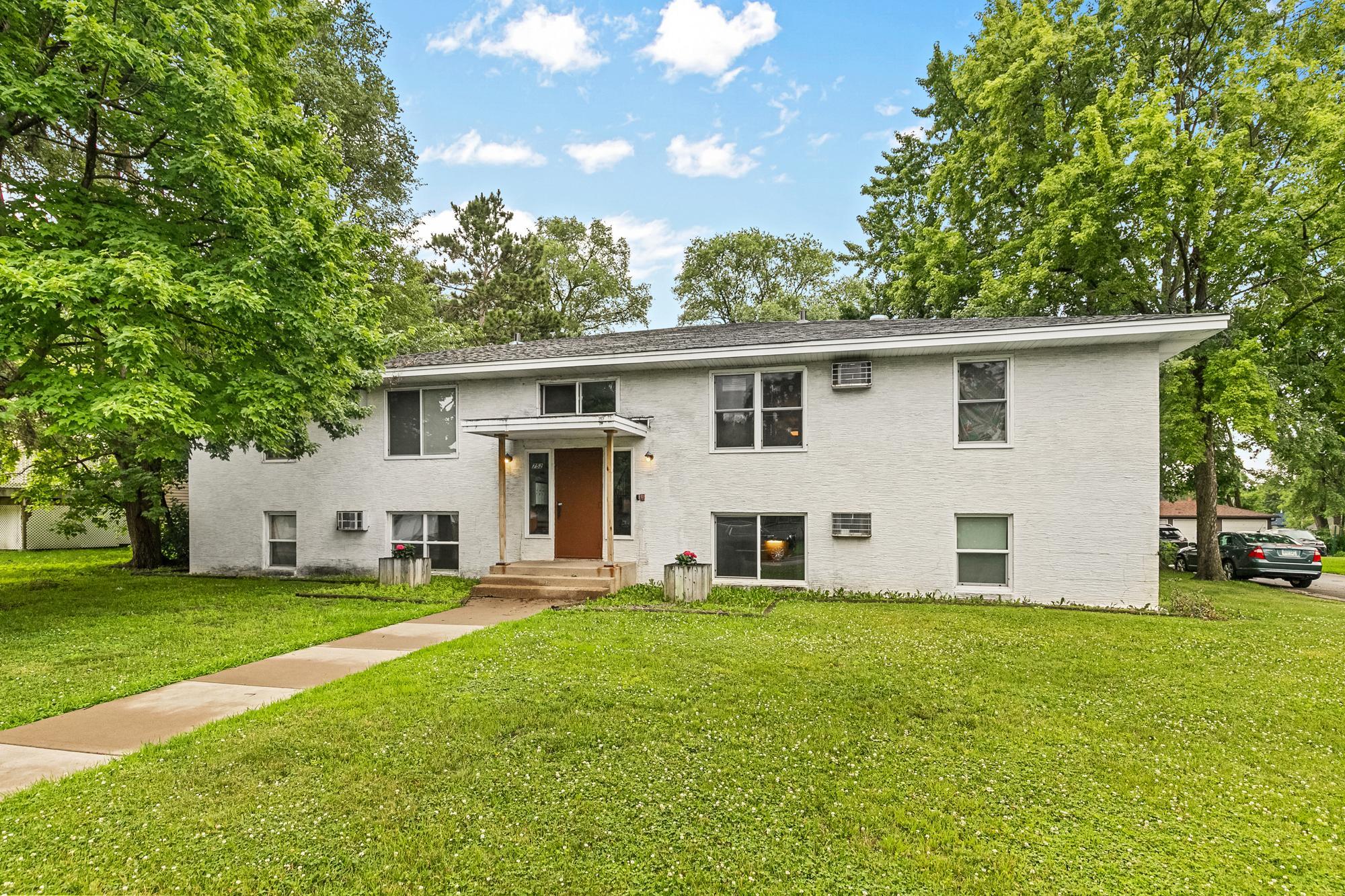 752 Southview Drive Property Photo 3