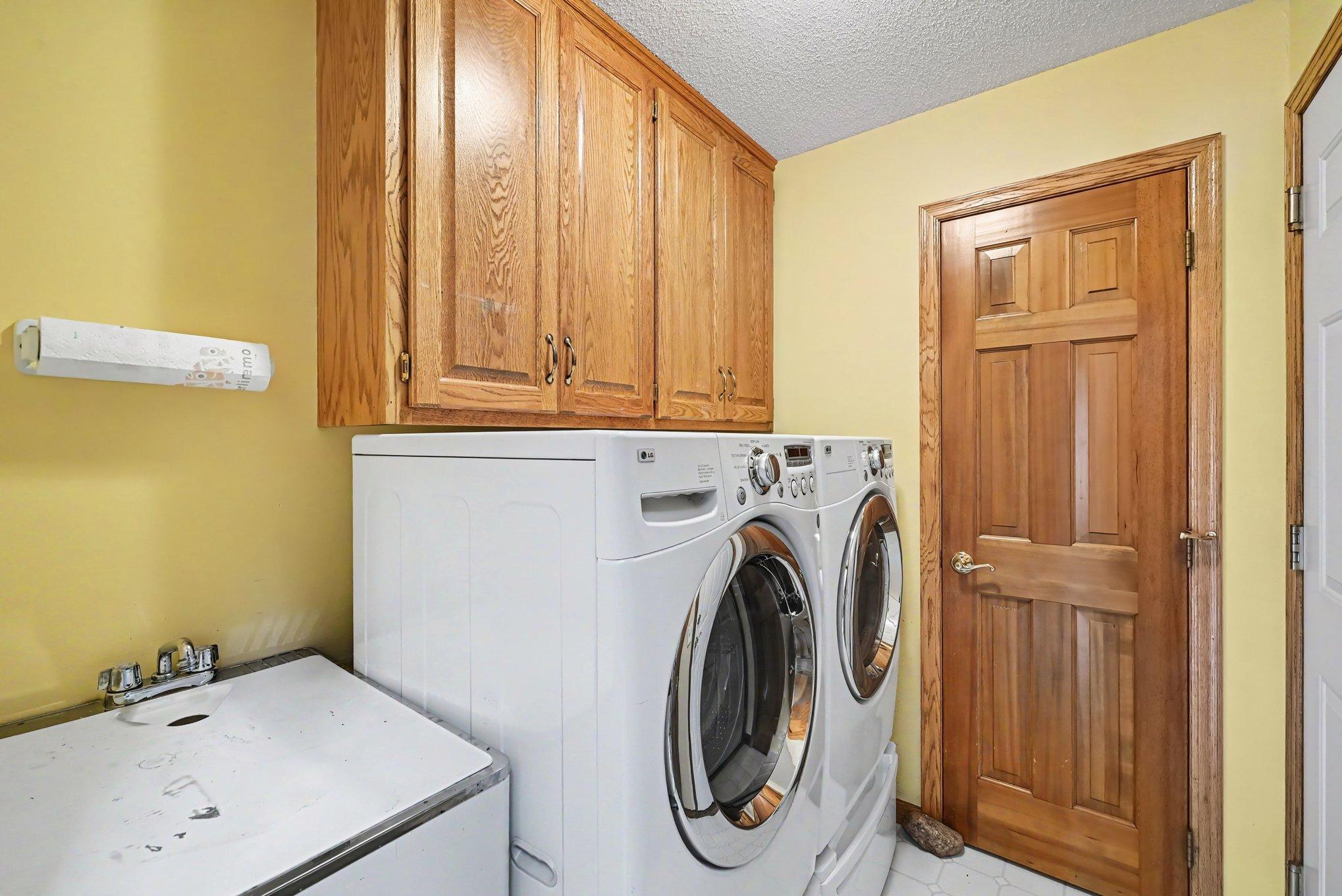 3028 Highpointe Curve Property Photo 16