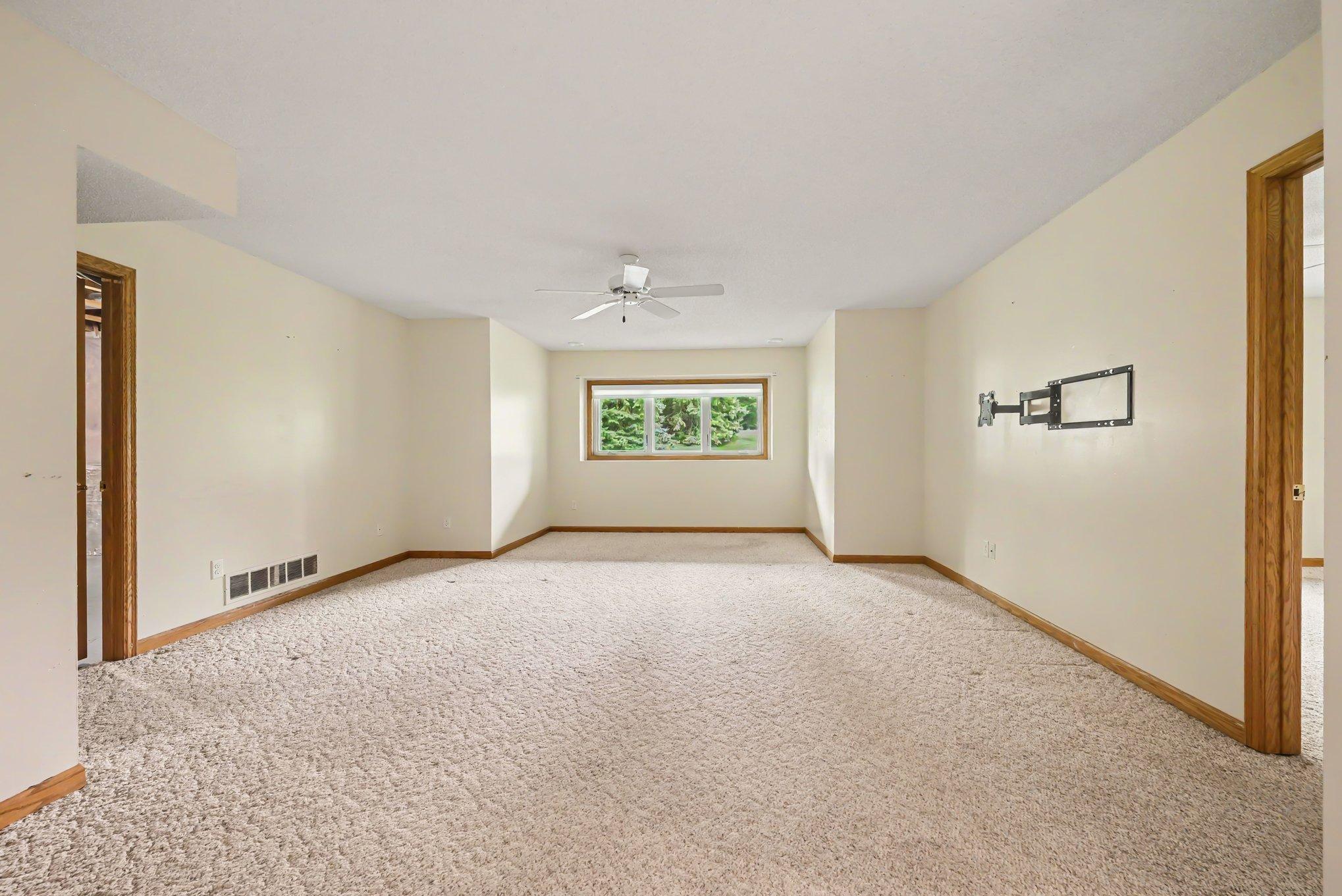 3028 Highpointe Curve Property Photo 17