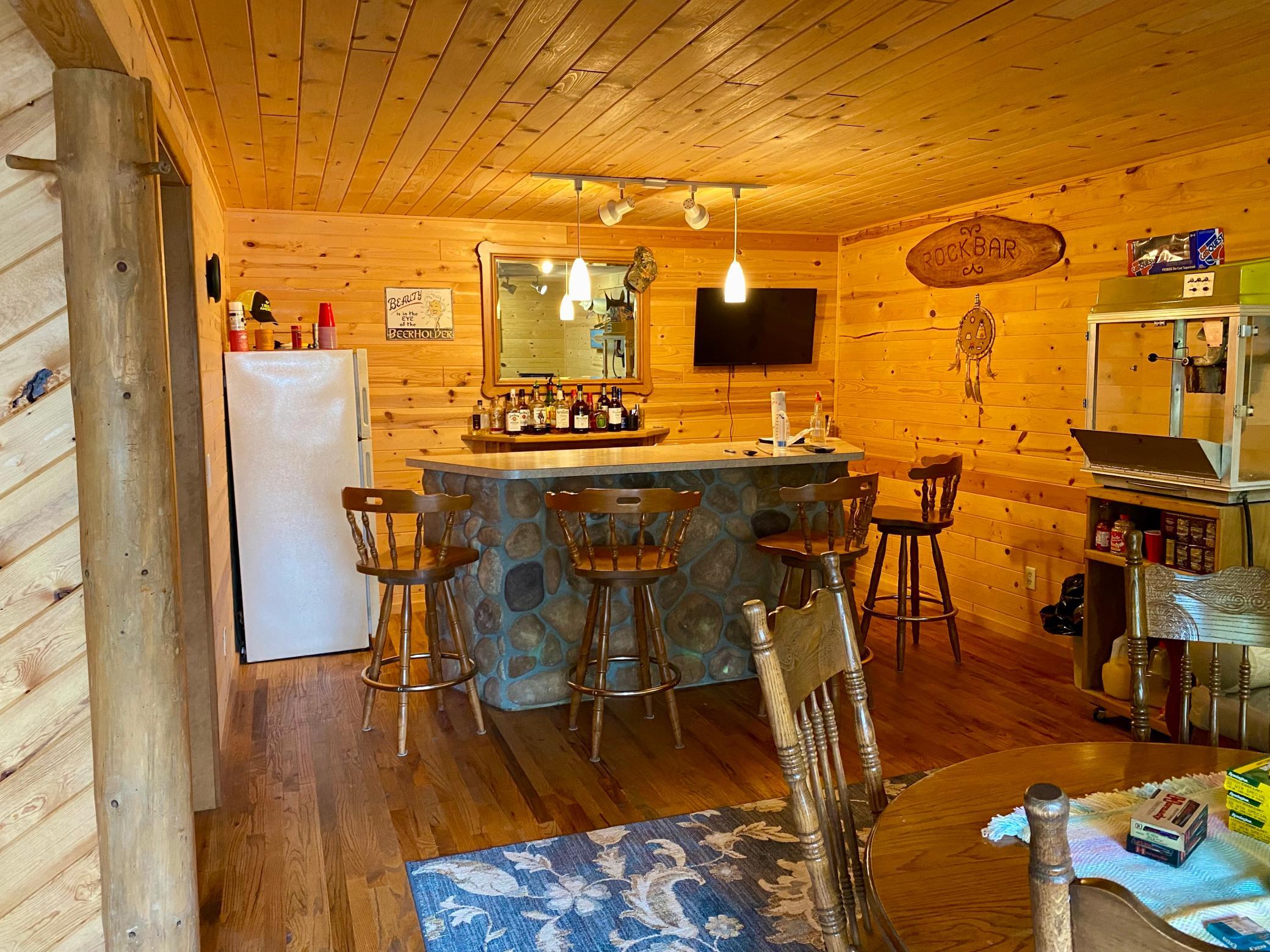 176 Oak Property Photo 10
