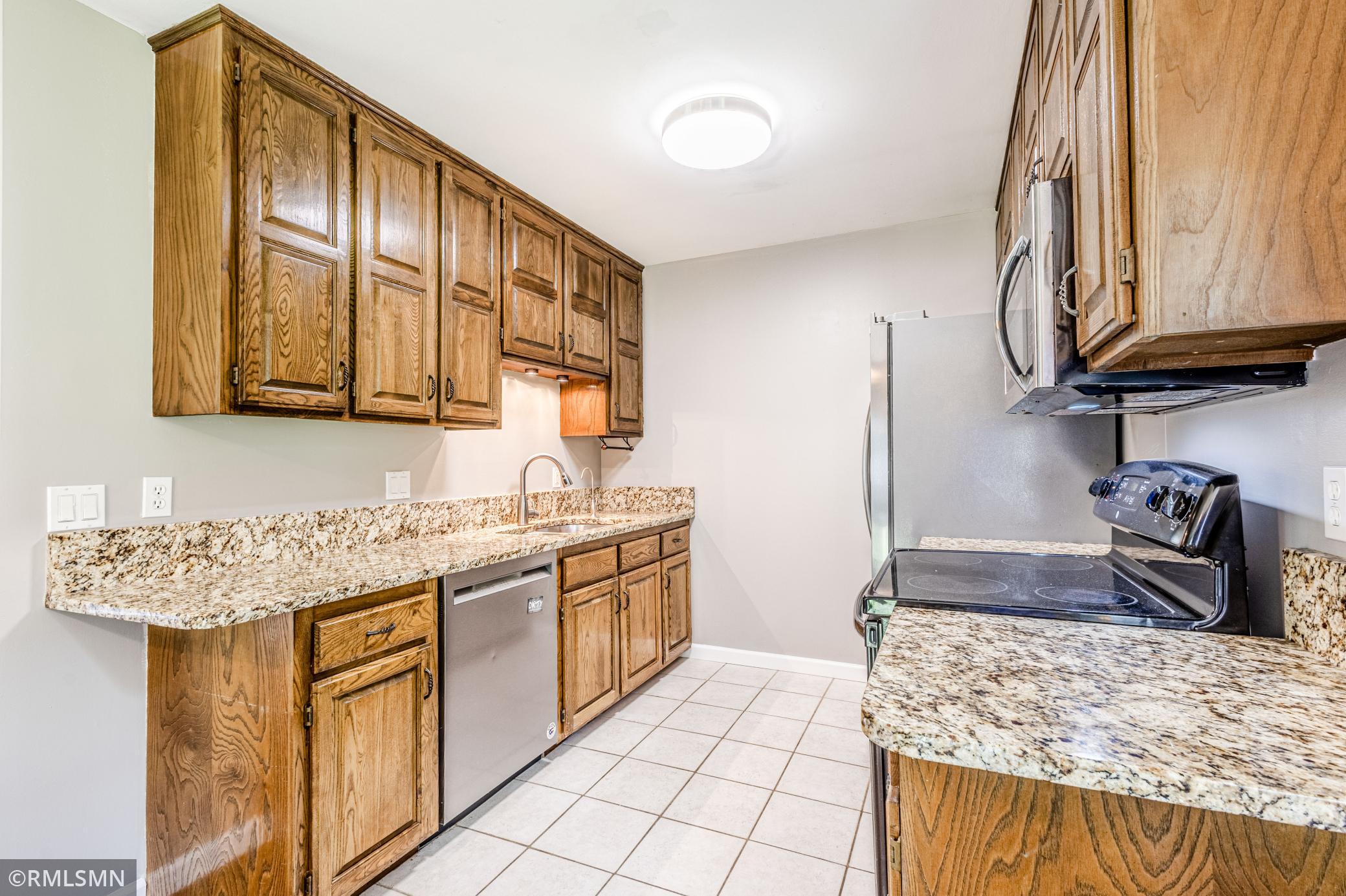 8824 N Maplebrook Court Property Photo 6